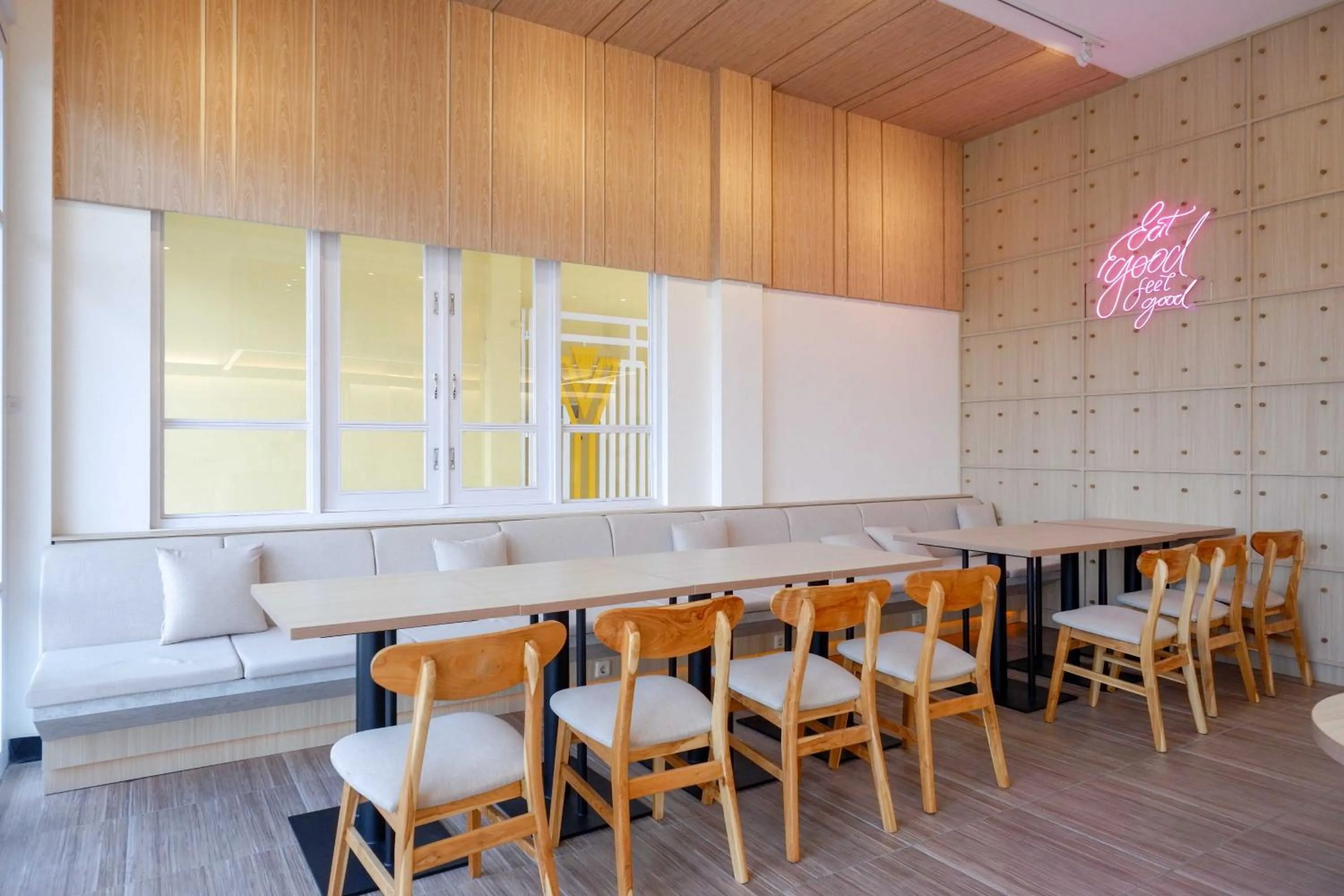 Restaurant/places to eat in RedDoorz near Universitas Muhammadiyah Purwokerto