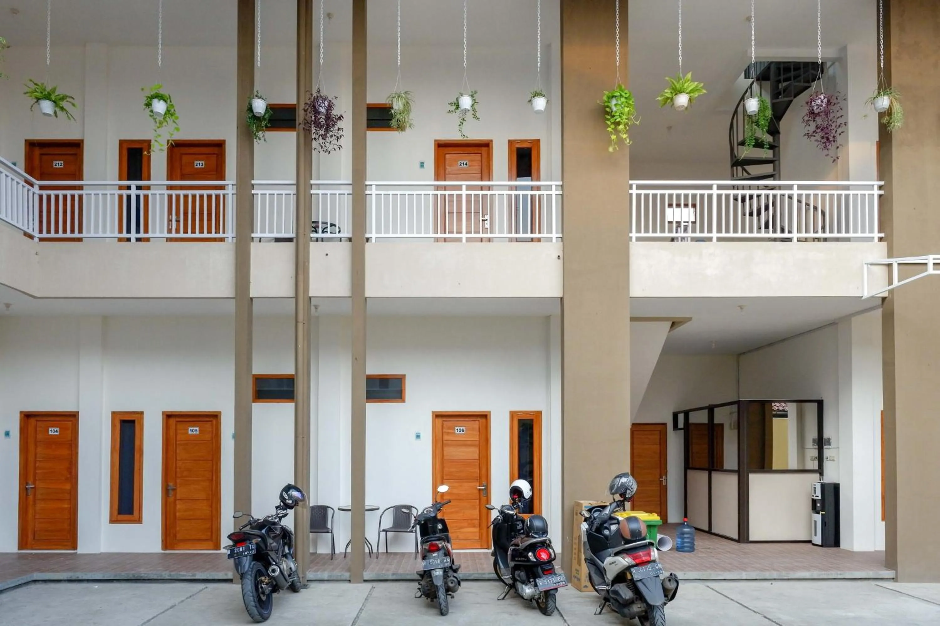 Facade/entrance in RedDoorz near Universitas Muhammadiyah Purwokerto