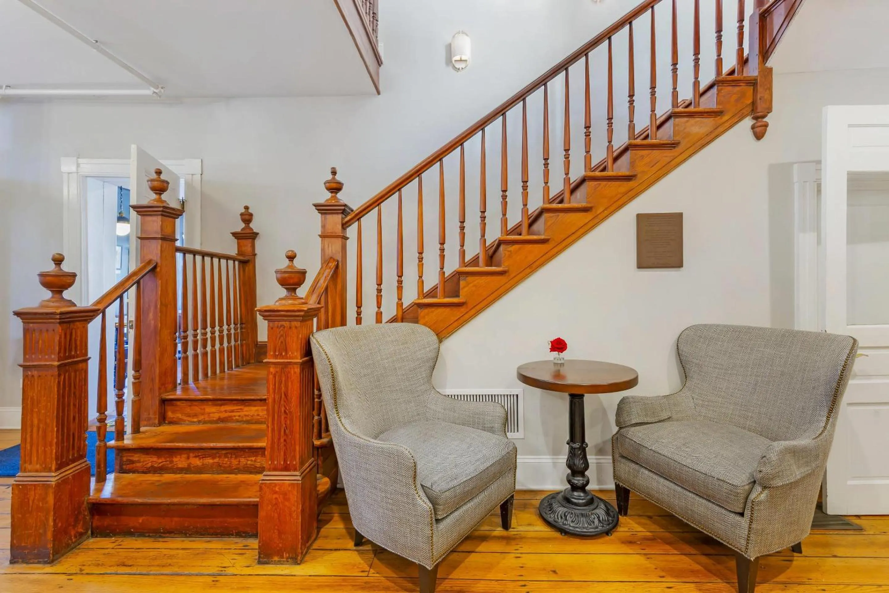 Lobby or reception in The Colonial Inn, an Ascend Collection Hotel