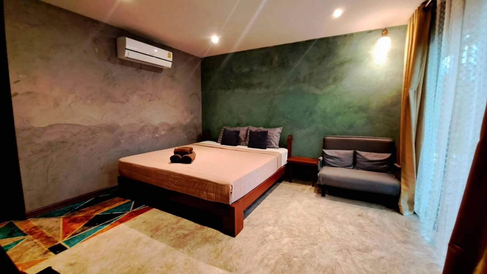 Bed in River CoCo @ Amphawa