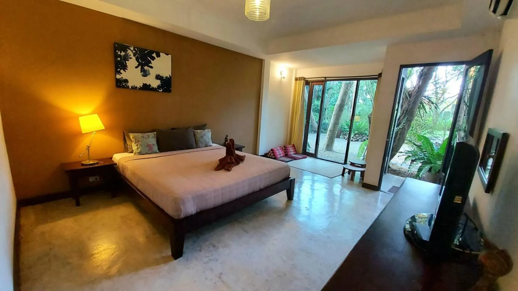 Bed in River CoCo @ Amphawa