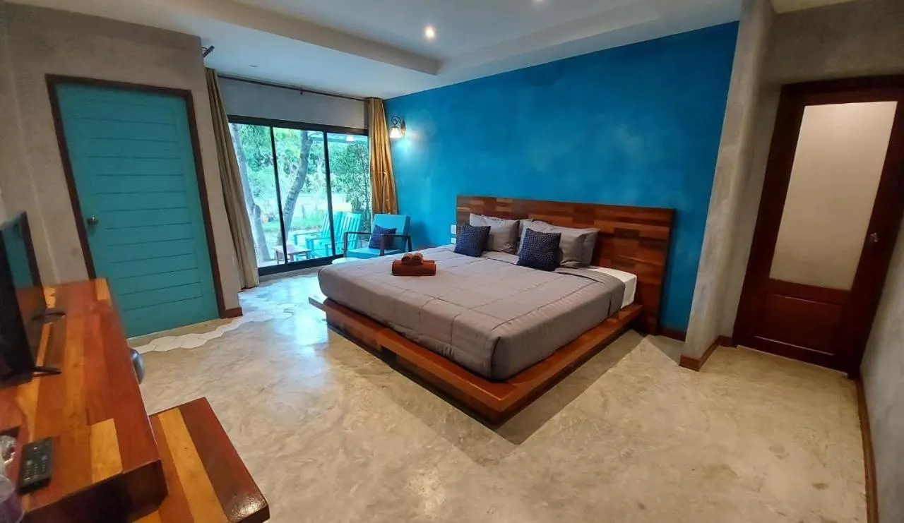 Bed in River CoCo @ Amphawa