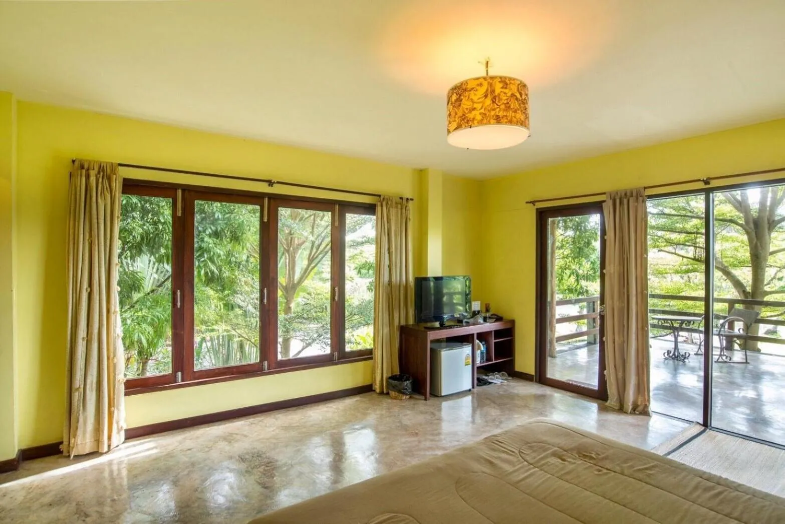 Bed in River CoCo @ Amphawa