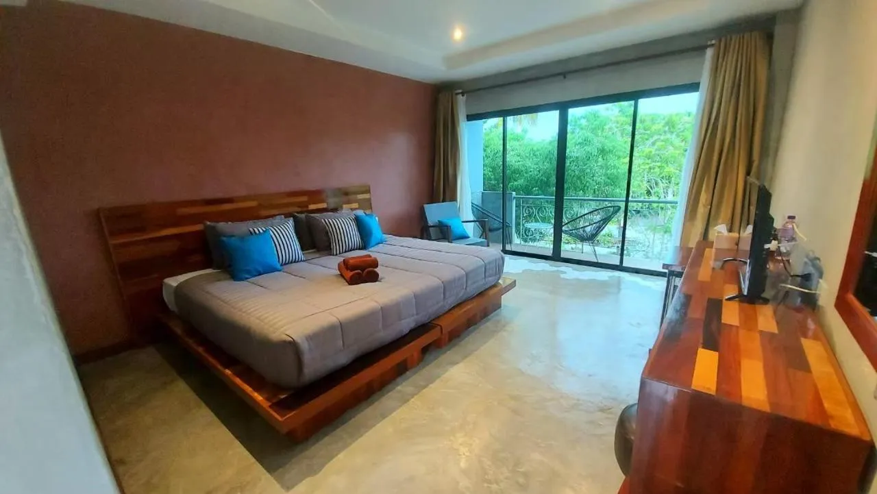 Bed in River CoCo @ Amphawa