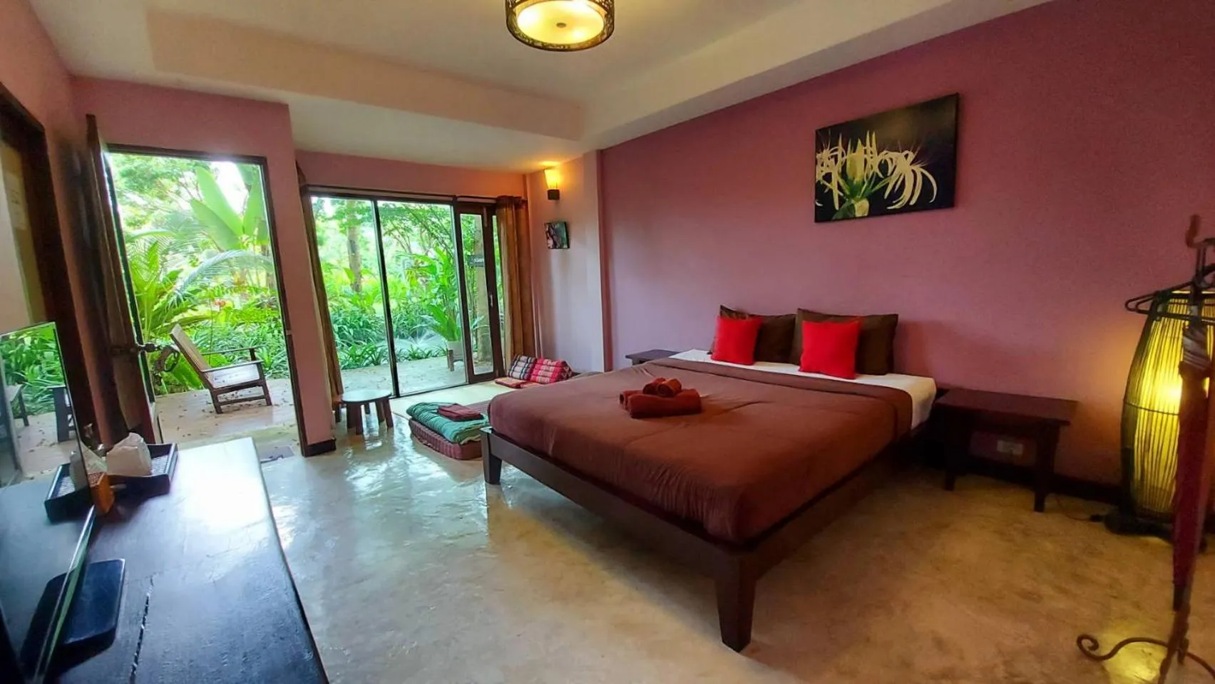 Bed in River CoCo @ Amphawa