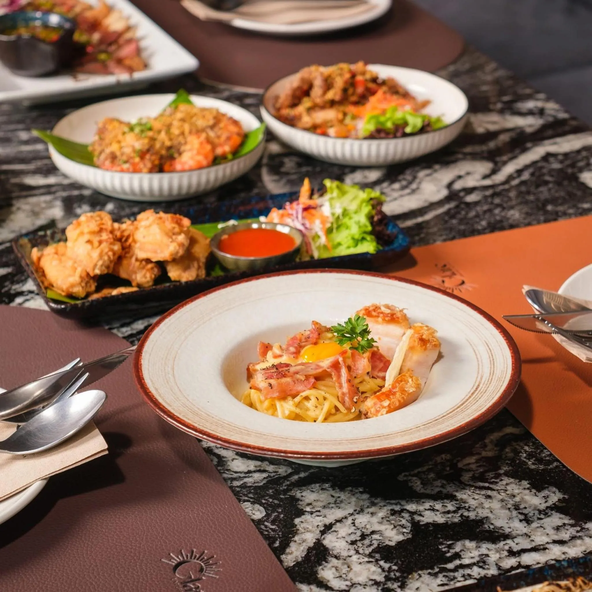 Restaurant/places to eat in Cascade Hotel Bangkok