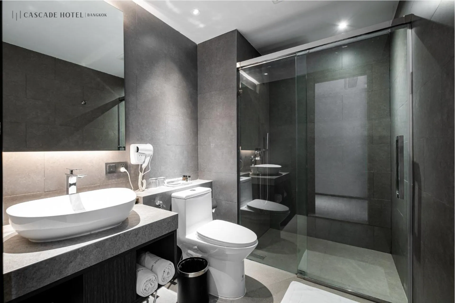 Bathroom in Cascade Hotel Bangkok