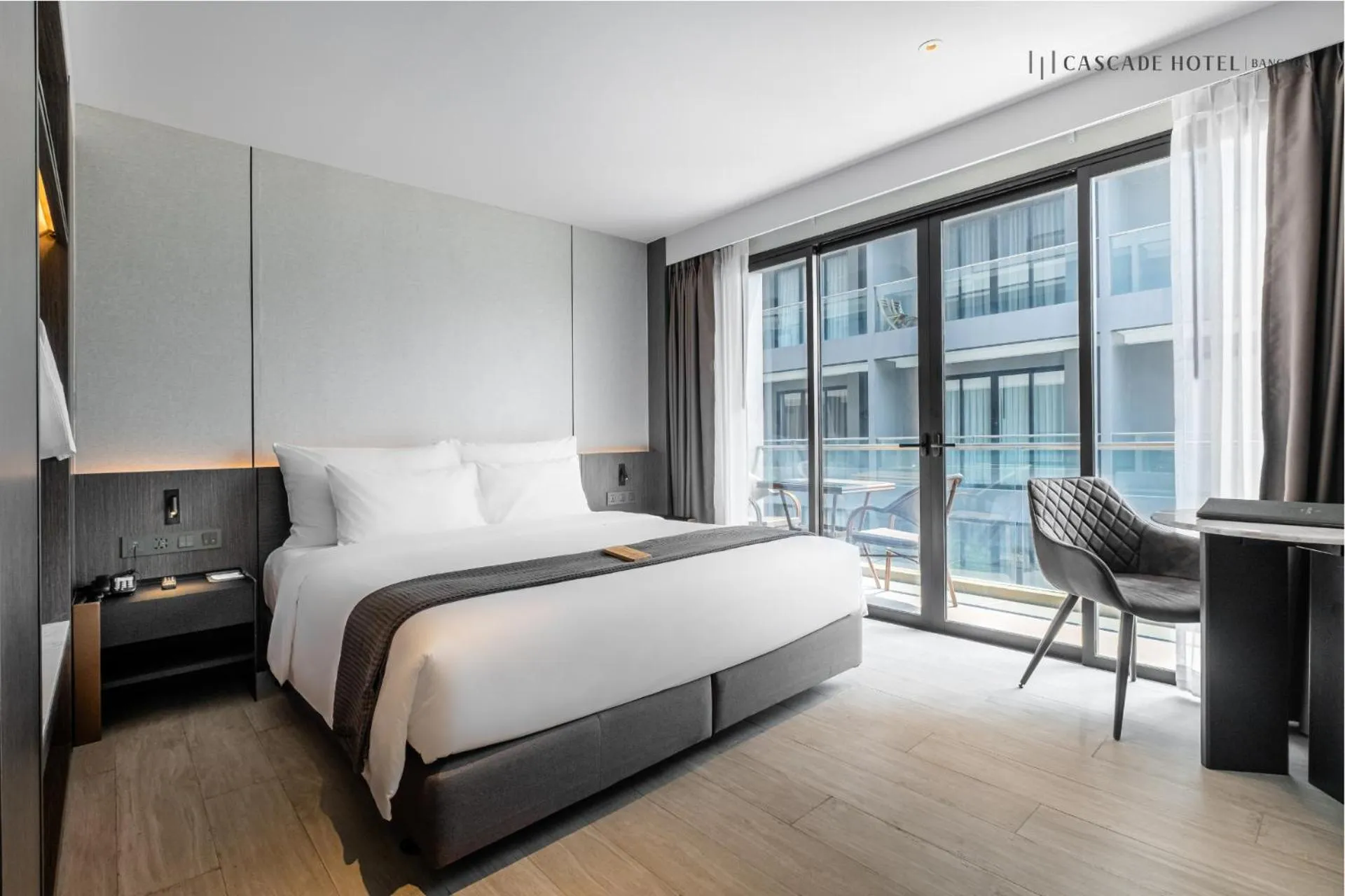 Bedroom, Bed in Cascade Hotel Bangkok