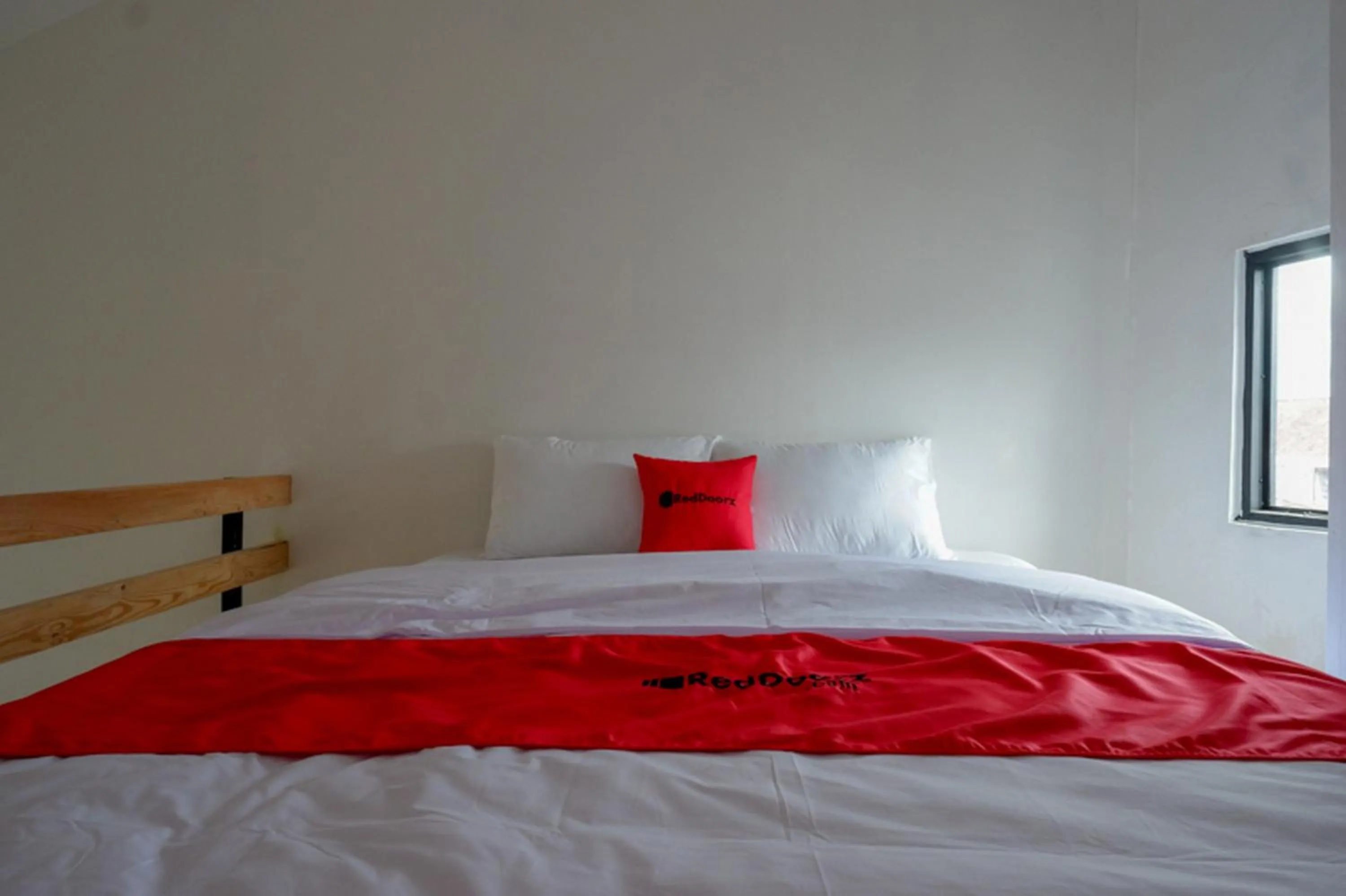 Bedroom in RedDoorz @ Demangan Sari Residence