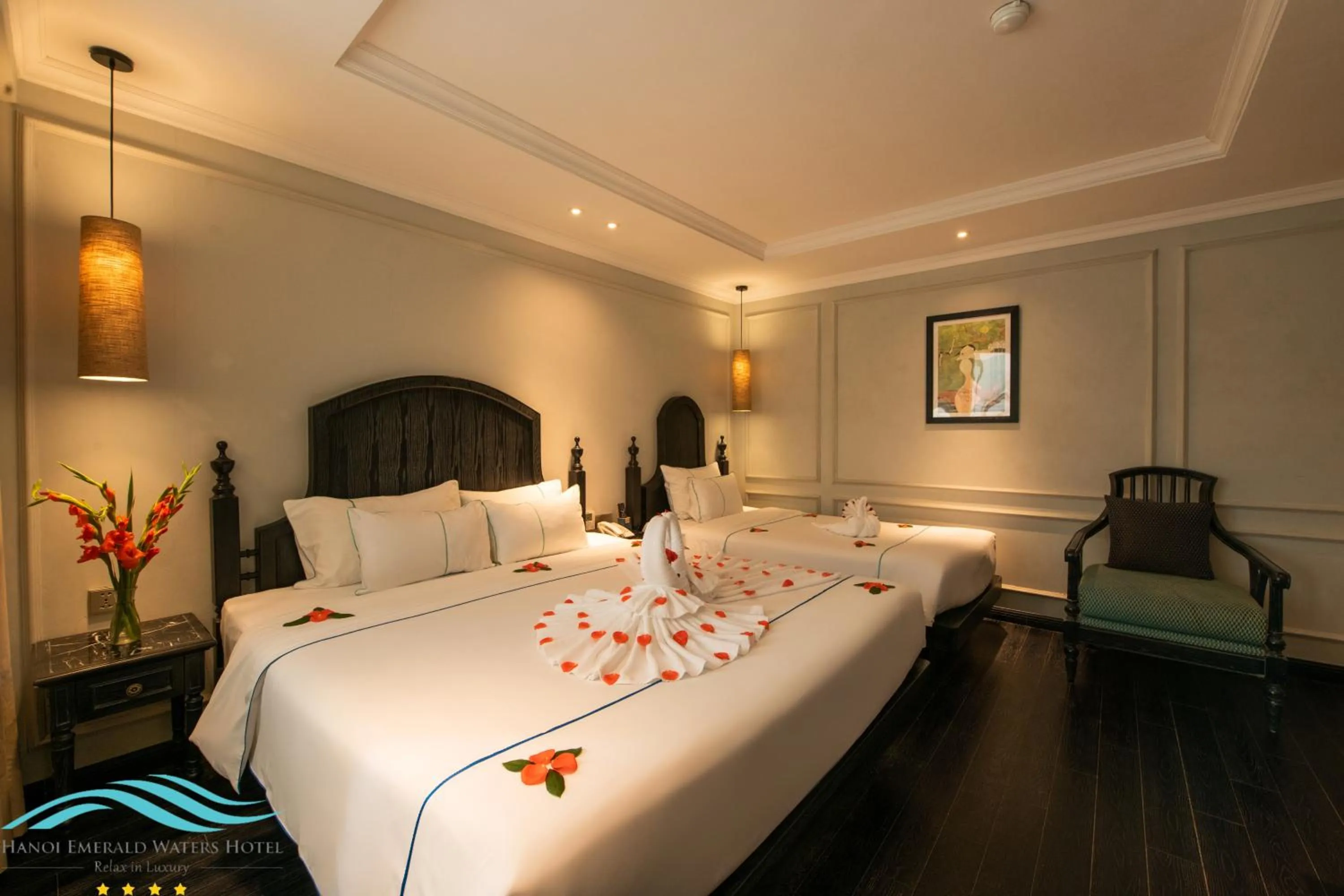 Photo of the whole room, Bed in Hanoi Emerald Waters Hotel Valley