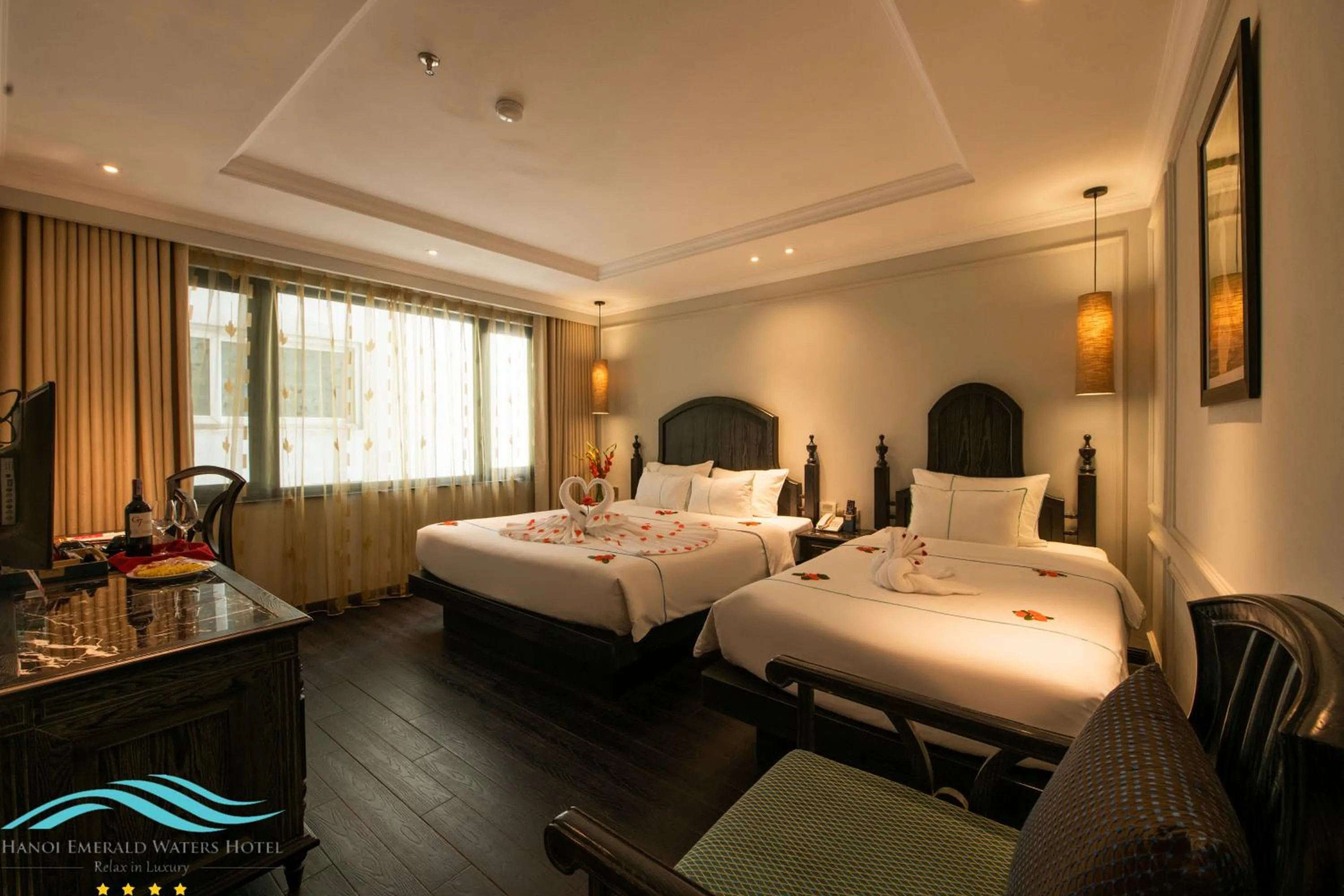 Bed in Hanoi Emerald Waters Hotel Valley