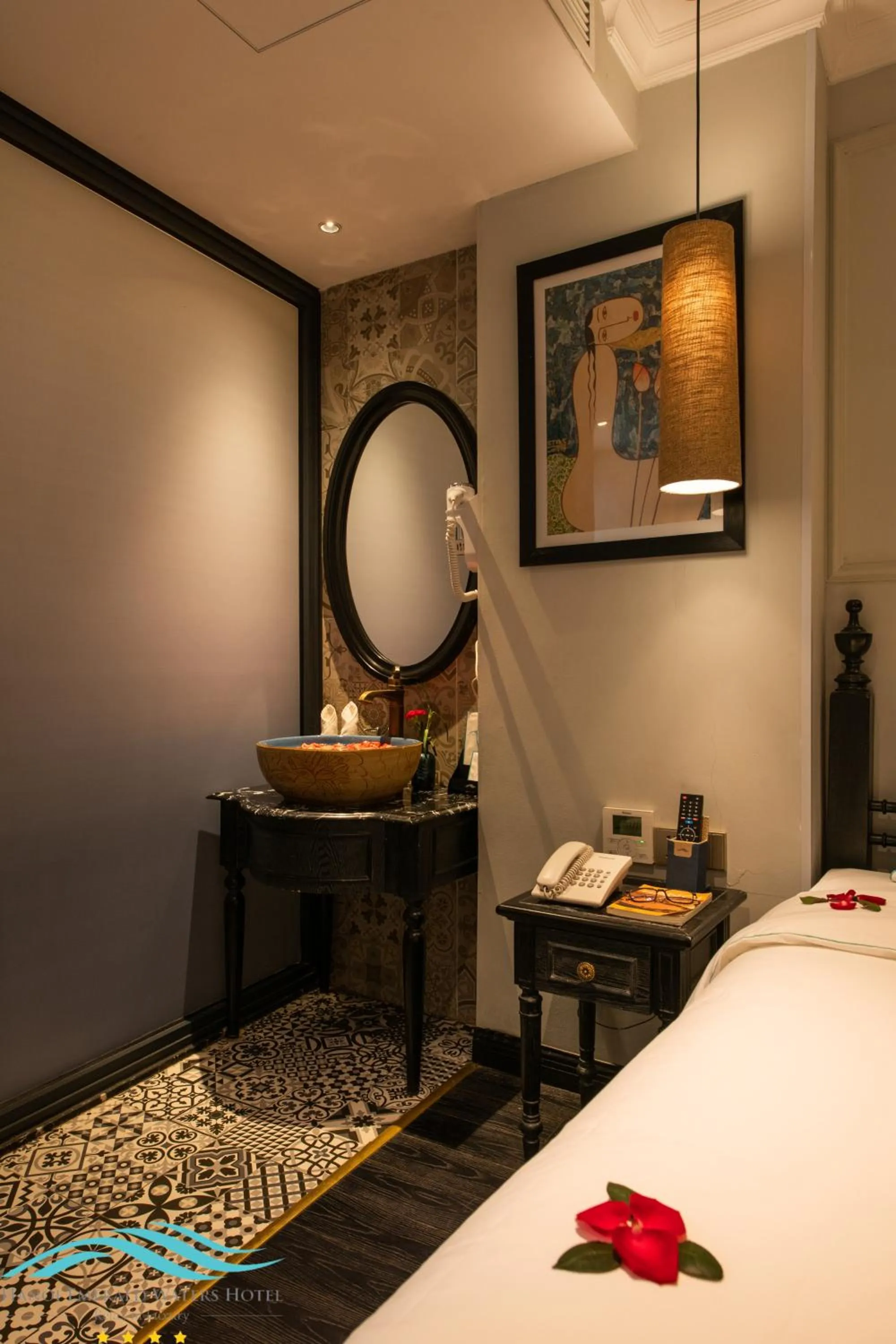 Photo of the whole room, Bed in Hanoi Emerald Waters Hotel Valley