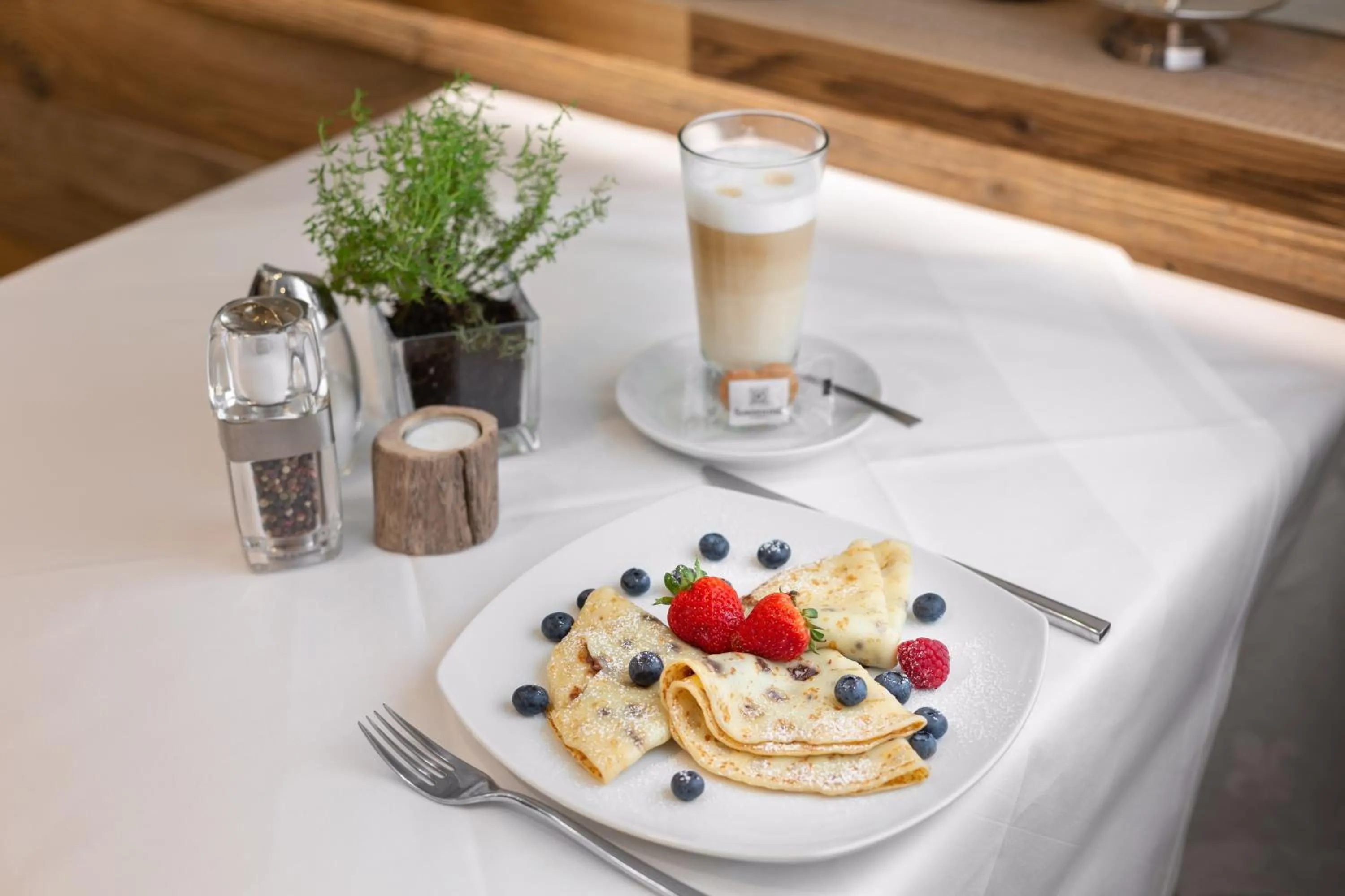 Food and drinks in Boutique Hotel ANYBODY