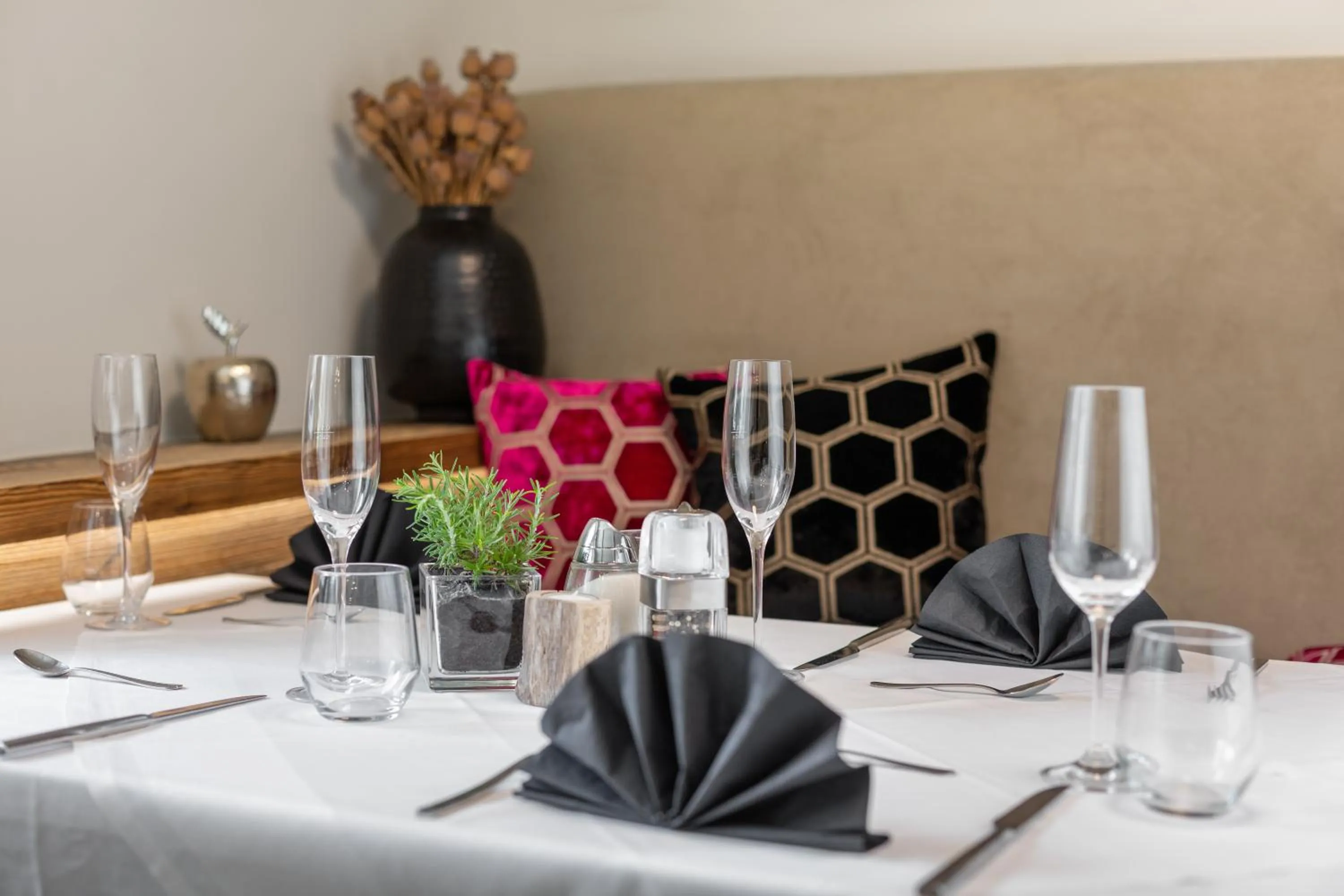 Restaurant/places to eat in Boutique Hotel ANYBODY