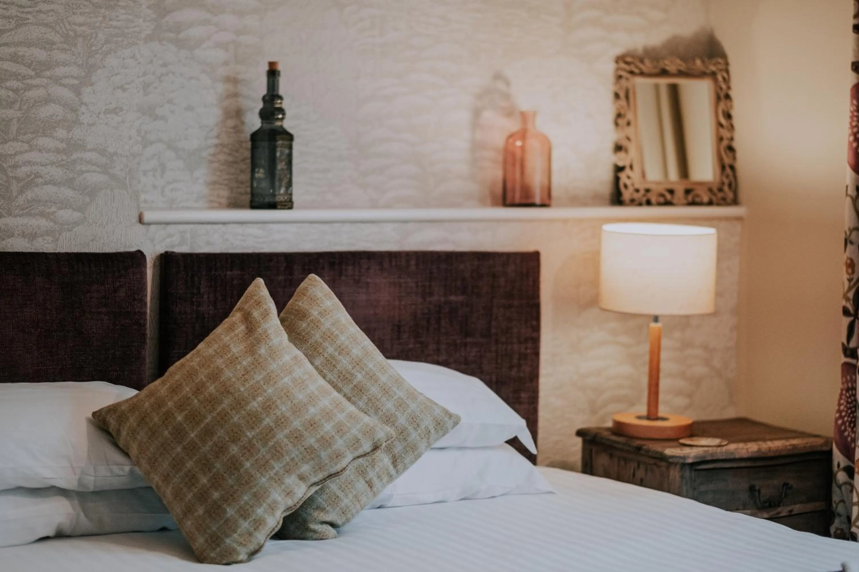 Bed in Inn in the Park