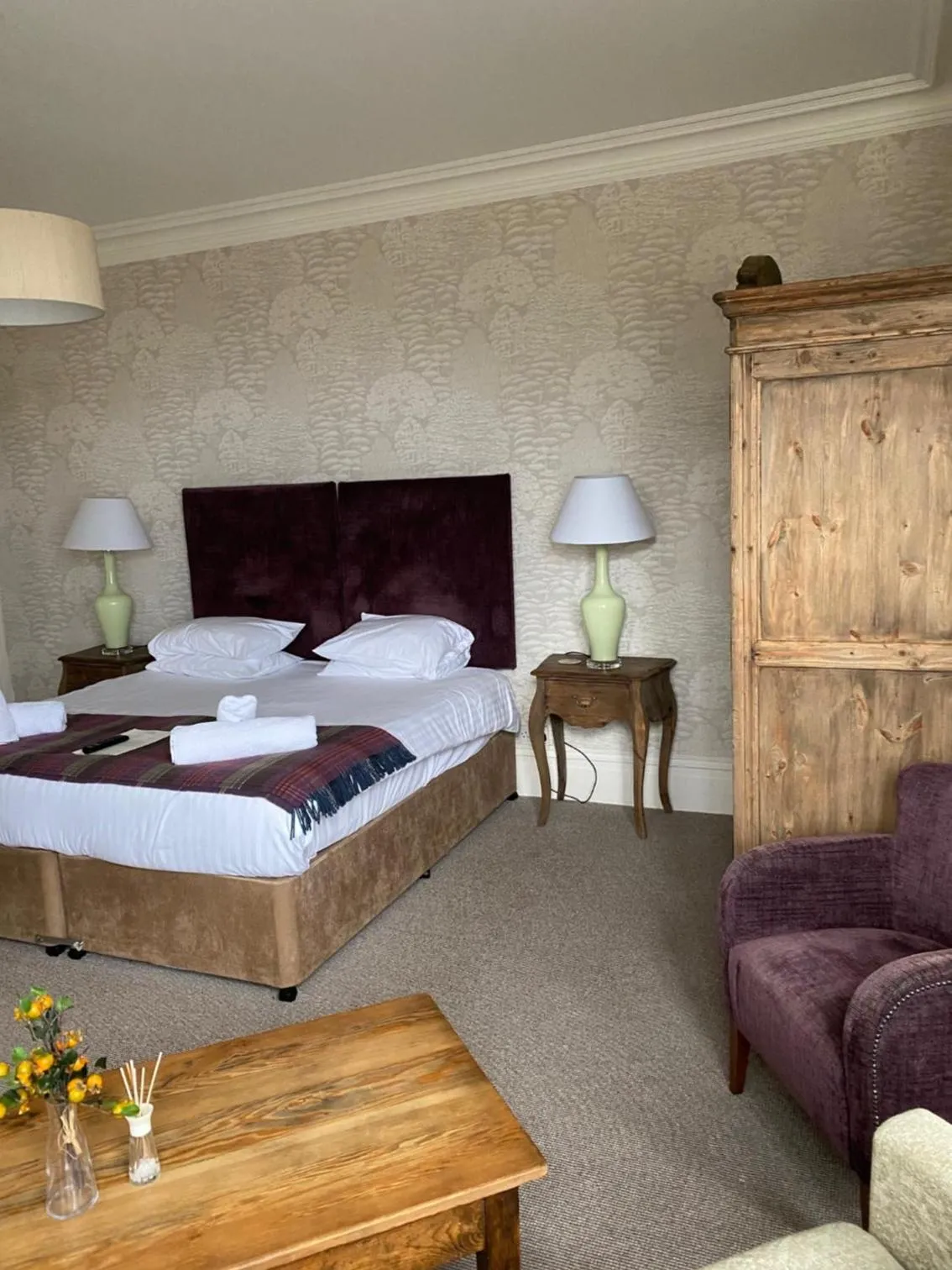 Bed in Inn in the Park