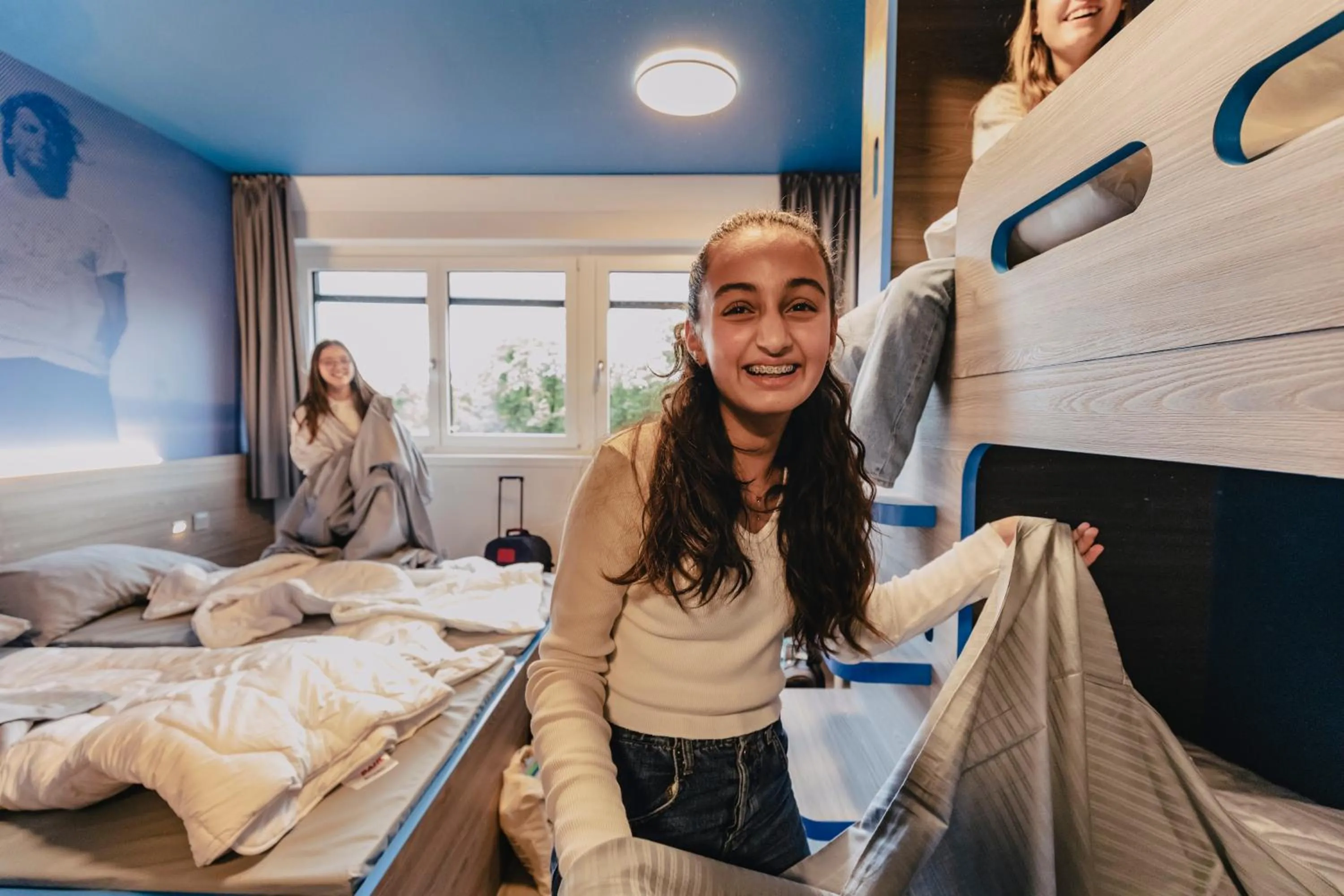 Photo of the whole room, Bed in Jugendherberge München City