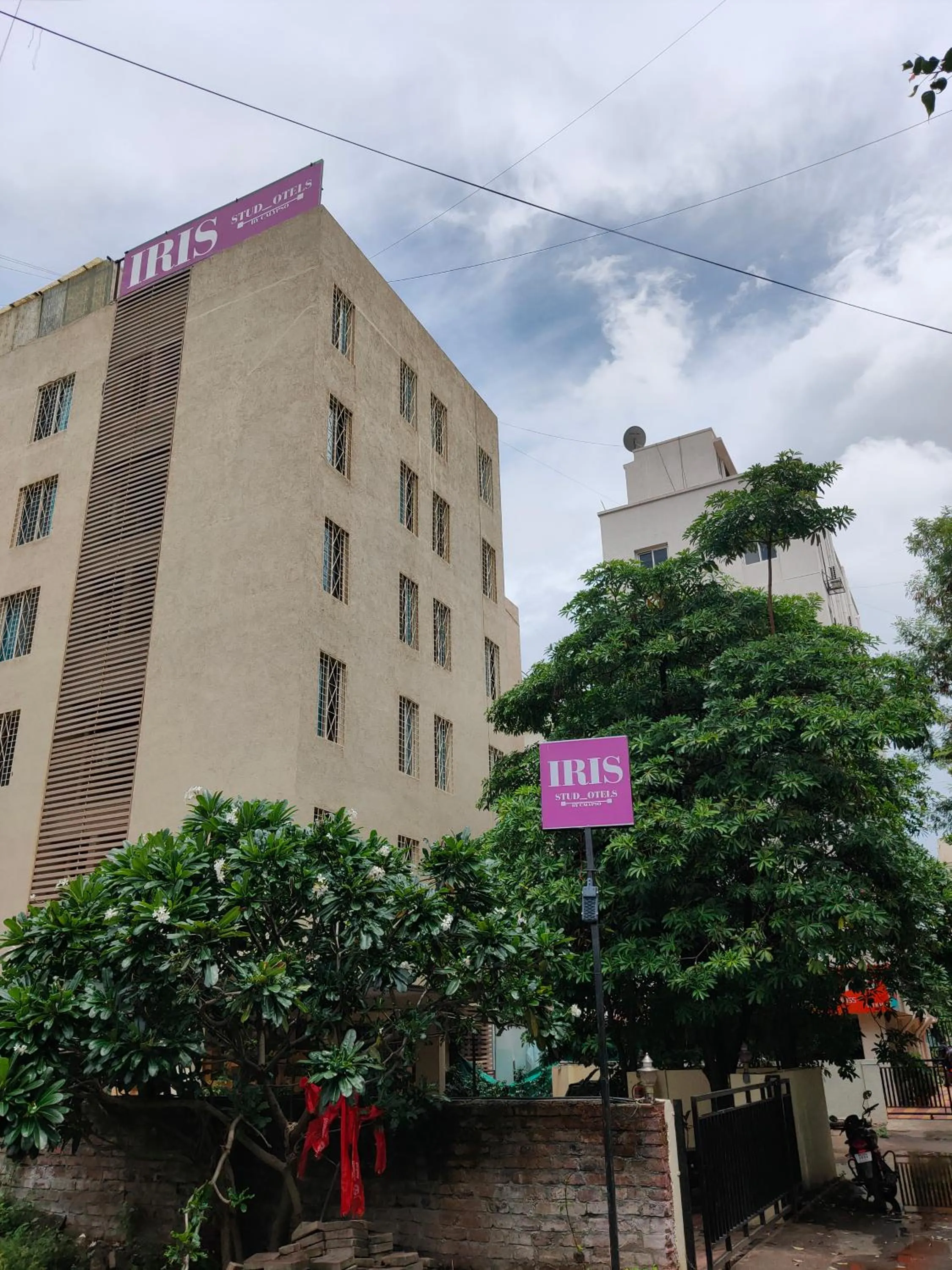 Property building in Treebo Iris Suites