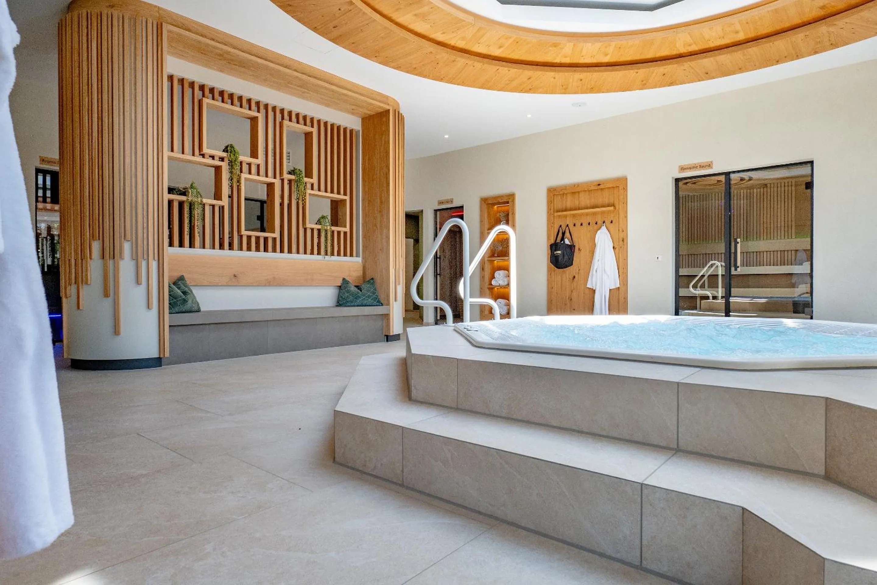 Hot Tub in Hotel & Restaurant Post