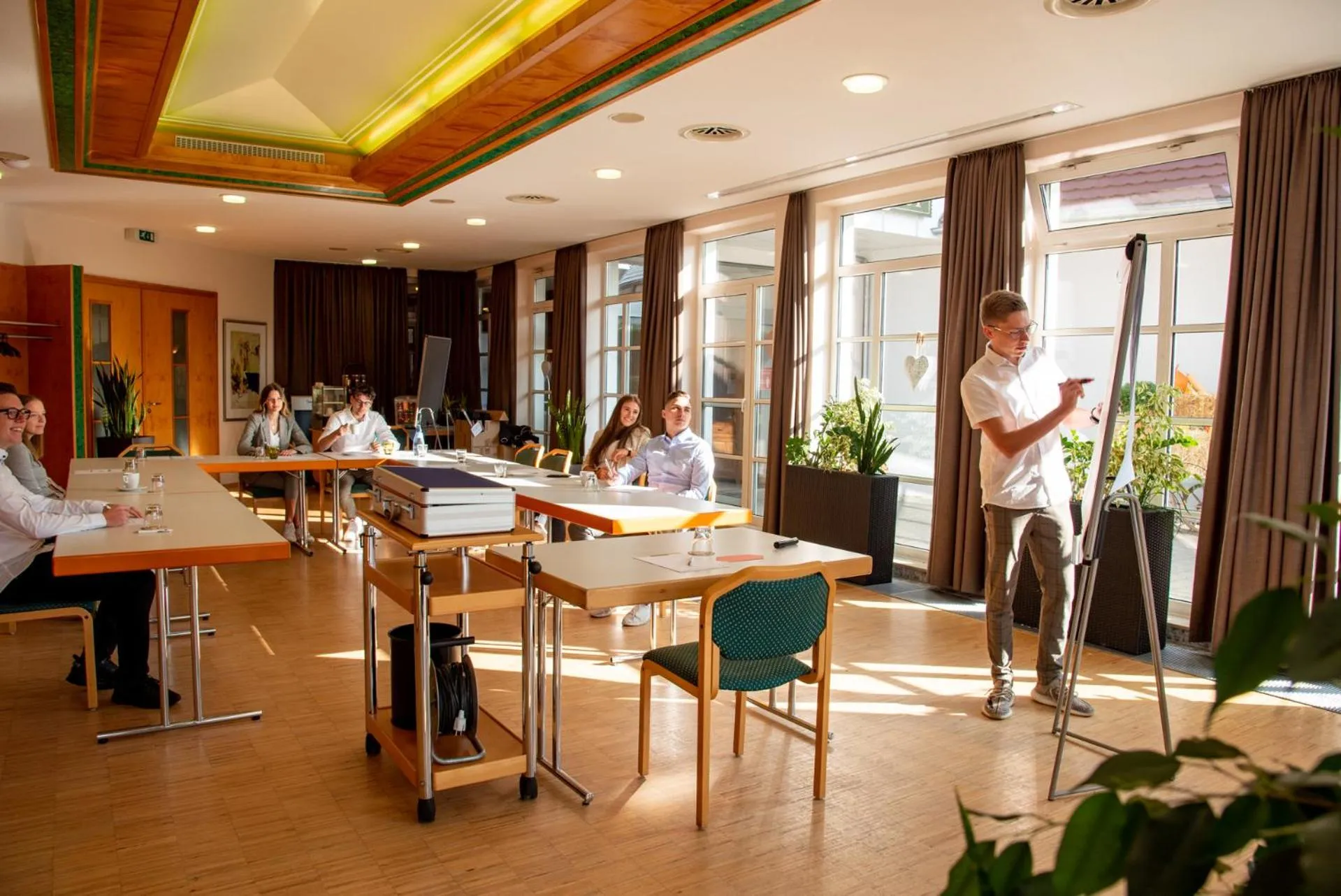 Banquet/Function facilities in Hotel & Restaurant Post