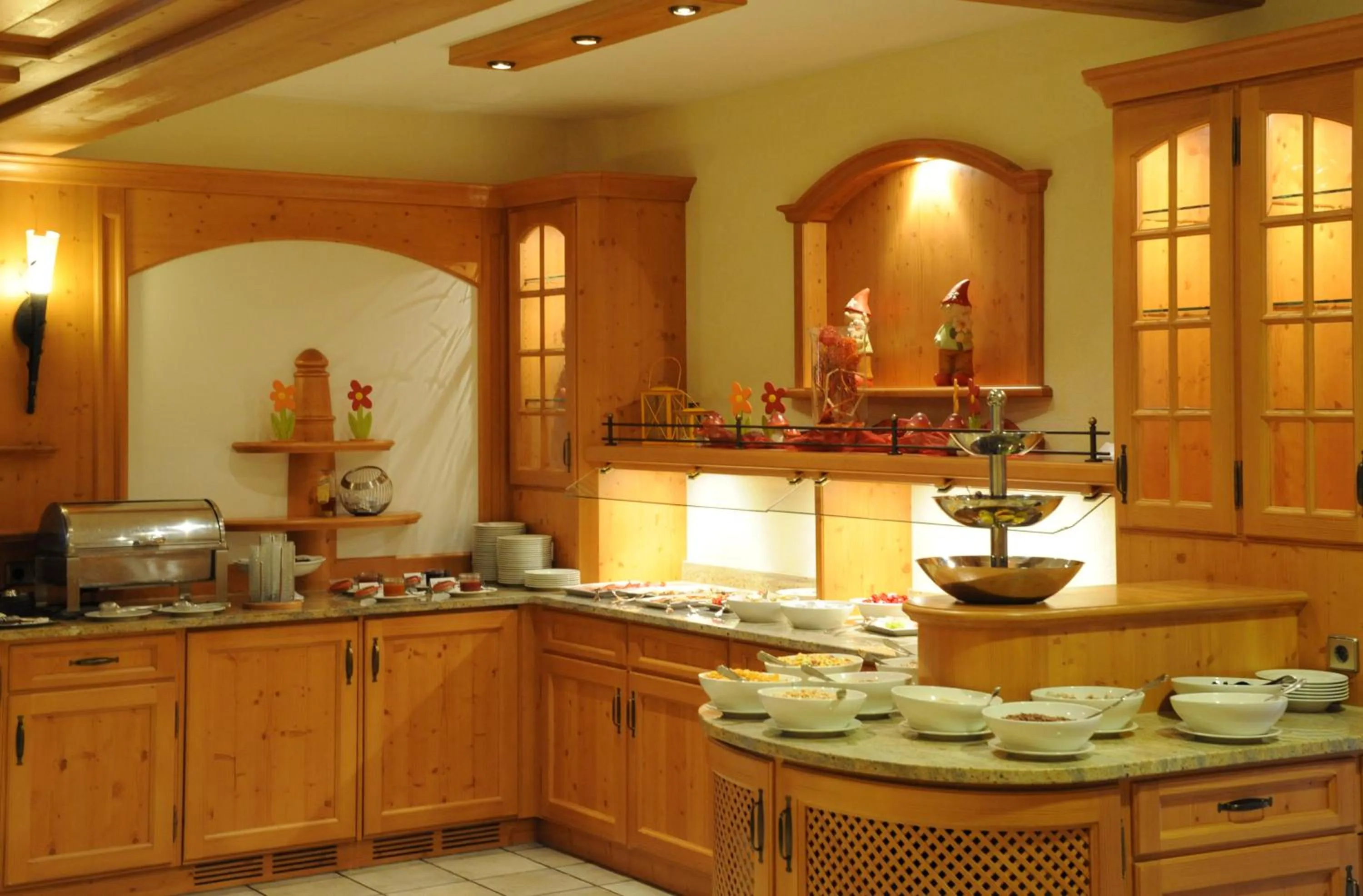 Food in Hotel & Restaurant Post