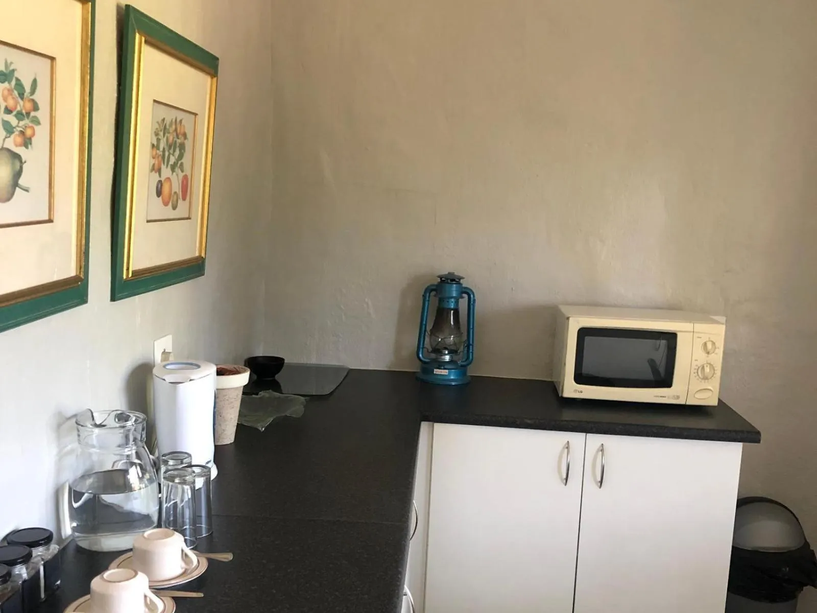 Coffee/tea facilities in Ollivanders Estate