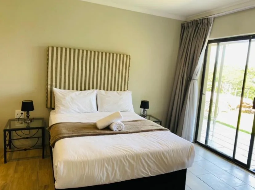 Photo of the whole room, Bed in Ollivanders Estate