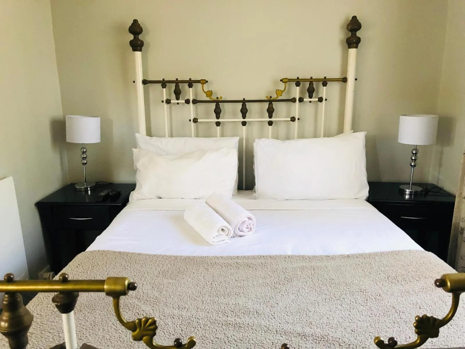 Bed in Ollivanders Estate