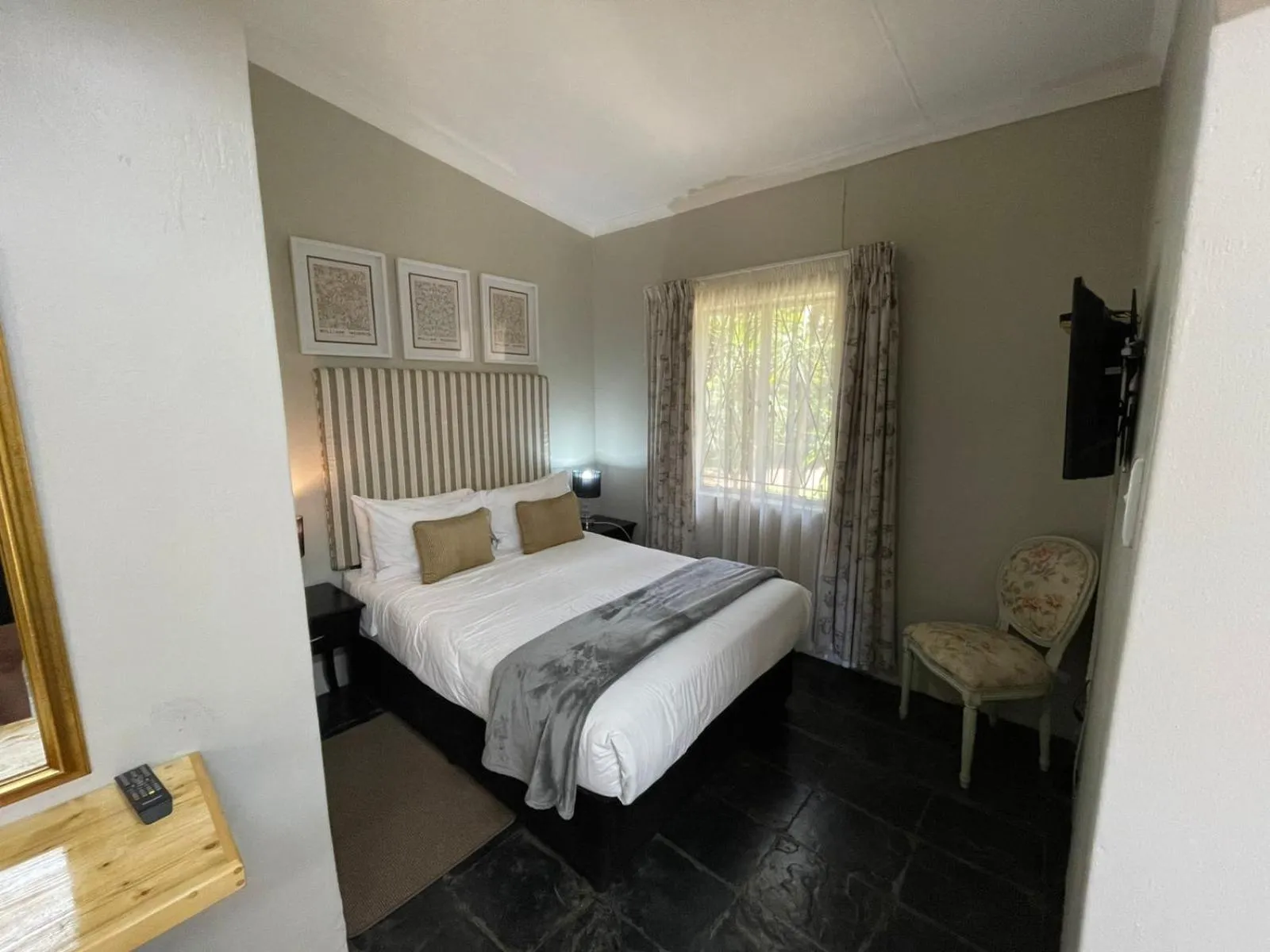 Bed in Ollivanders Estate