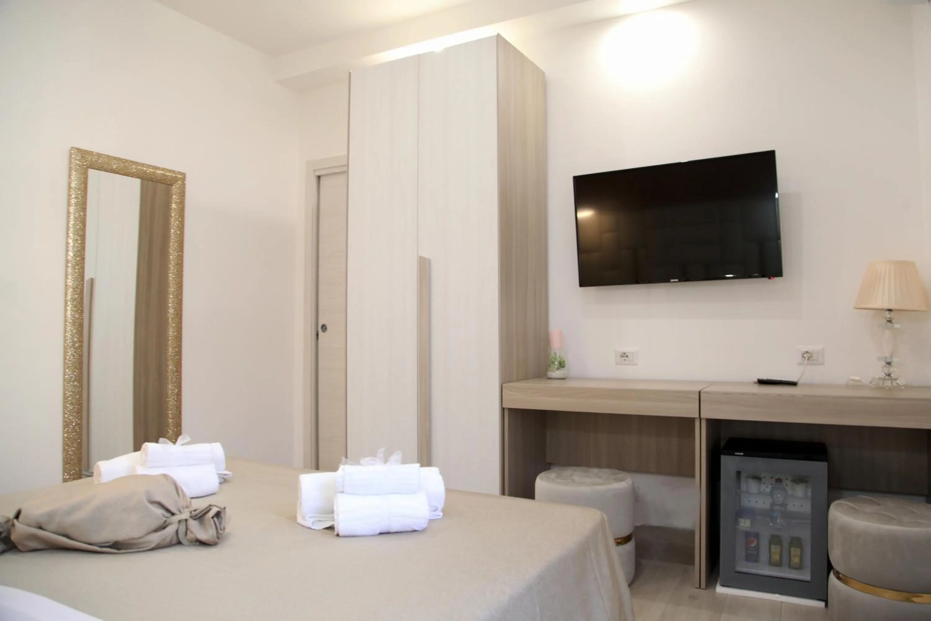 Bedroom, Bed in Royal Dreams