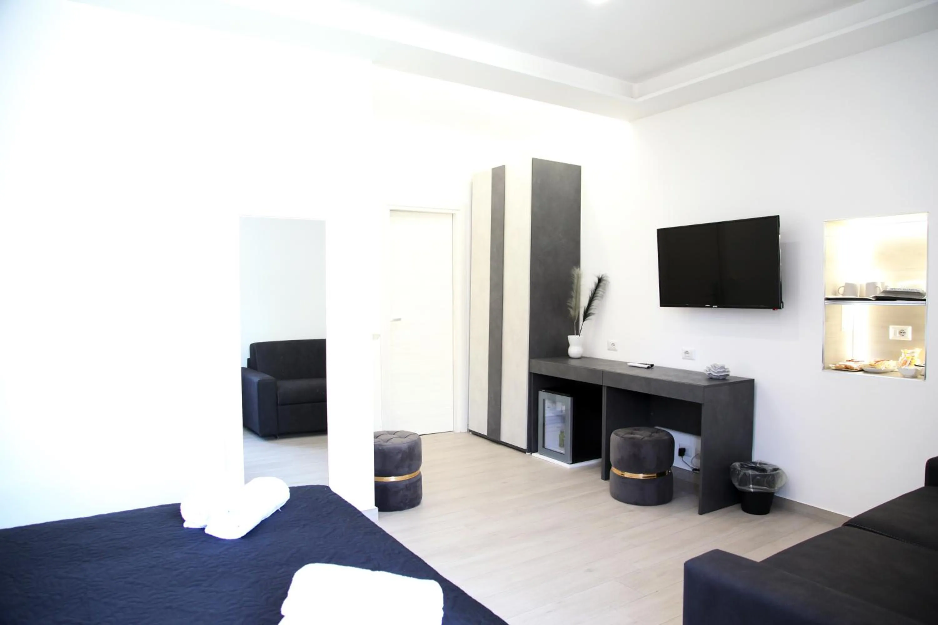 Bedroom in Royal Dreams