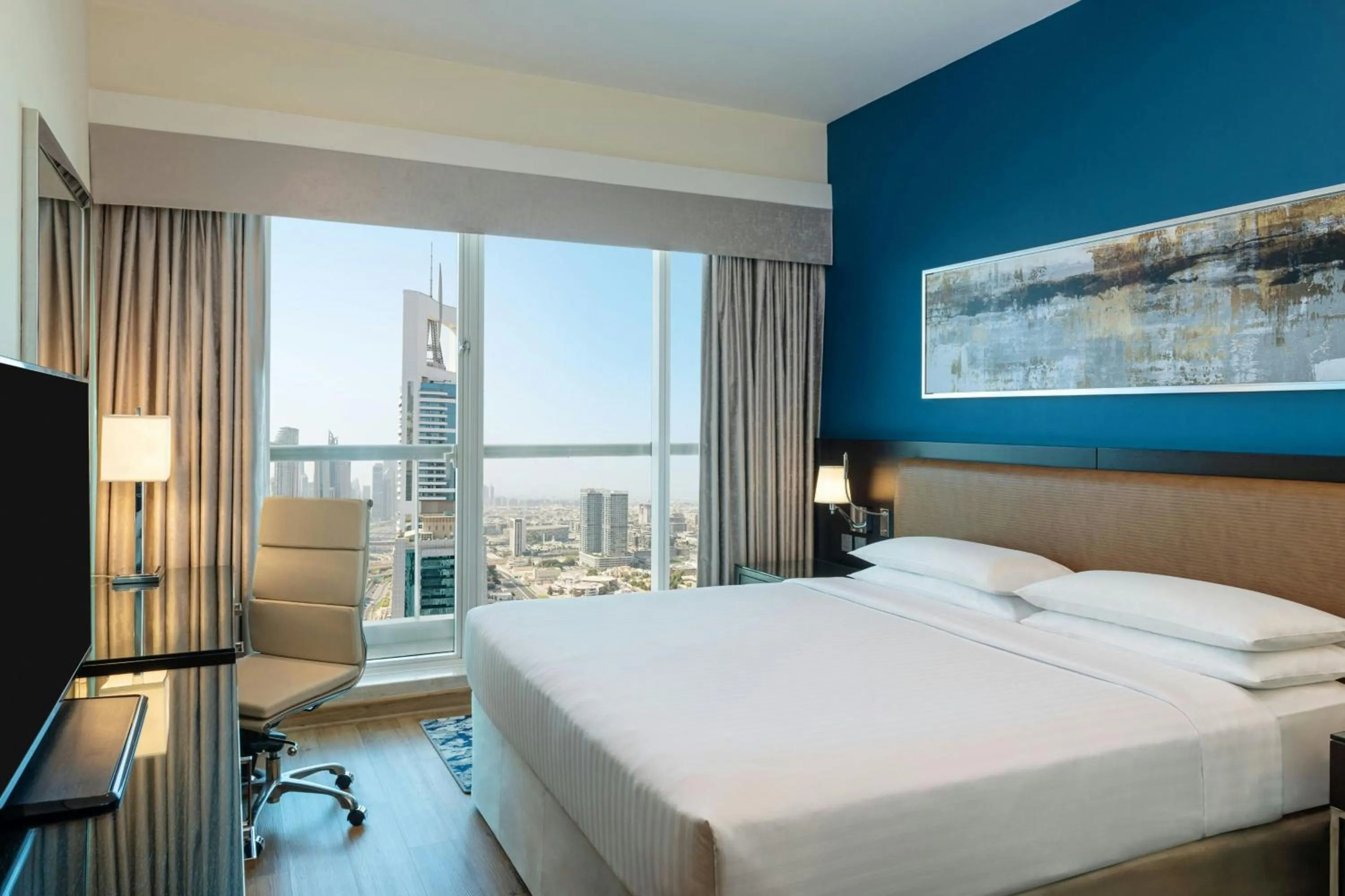 Bedroom, Bed in Four Points by Sheraton Sheikh Zayed Road