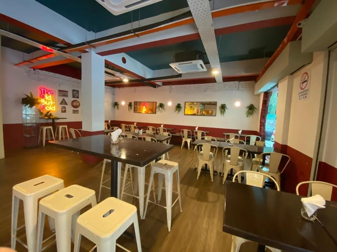 Restaurant/places to eat in Orchard Inn Puchong