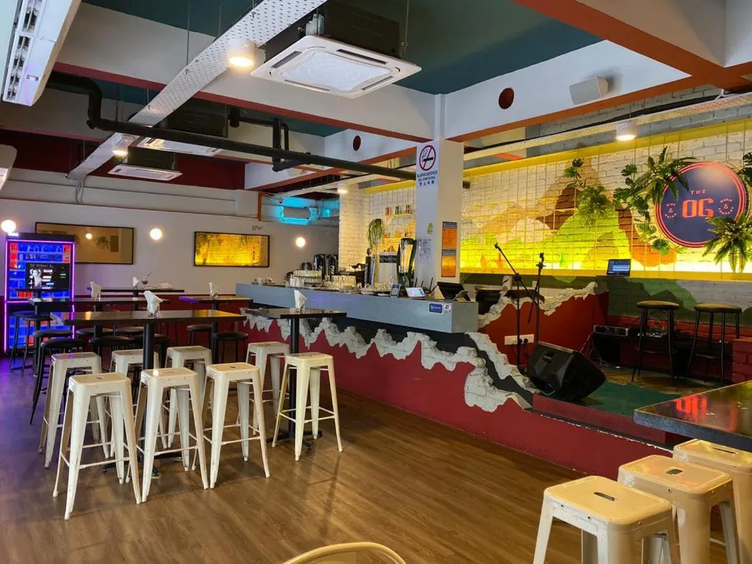 Restaurant/places to eat in Orchard Inn Puchong