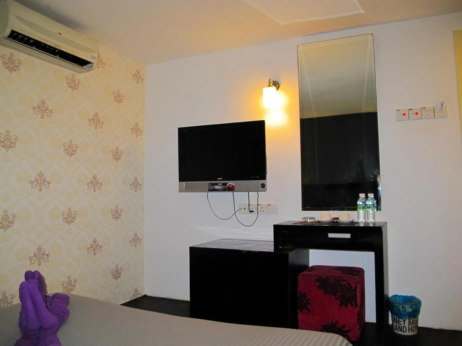 TV and multimedia in Orchard Inn Puchong