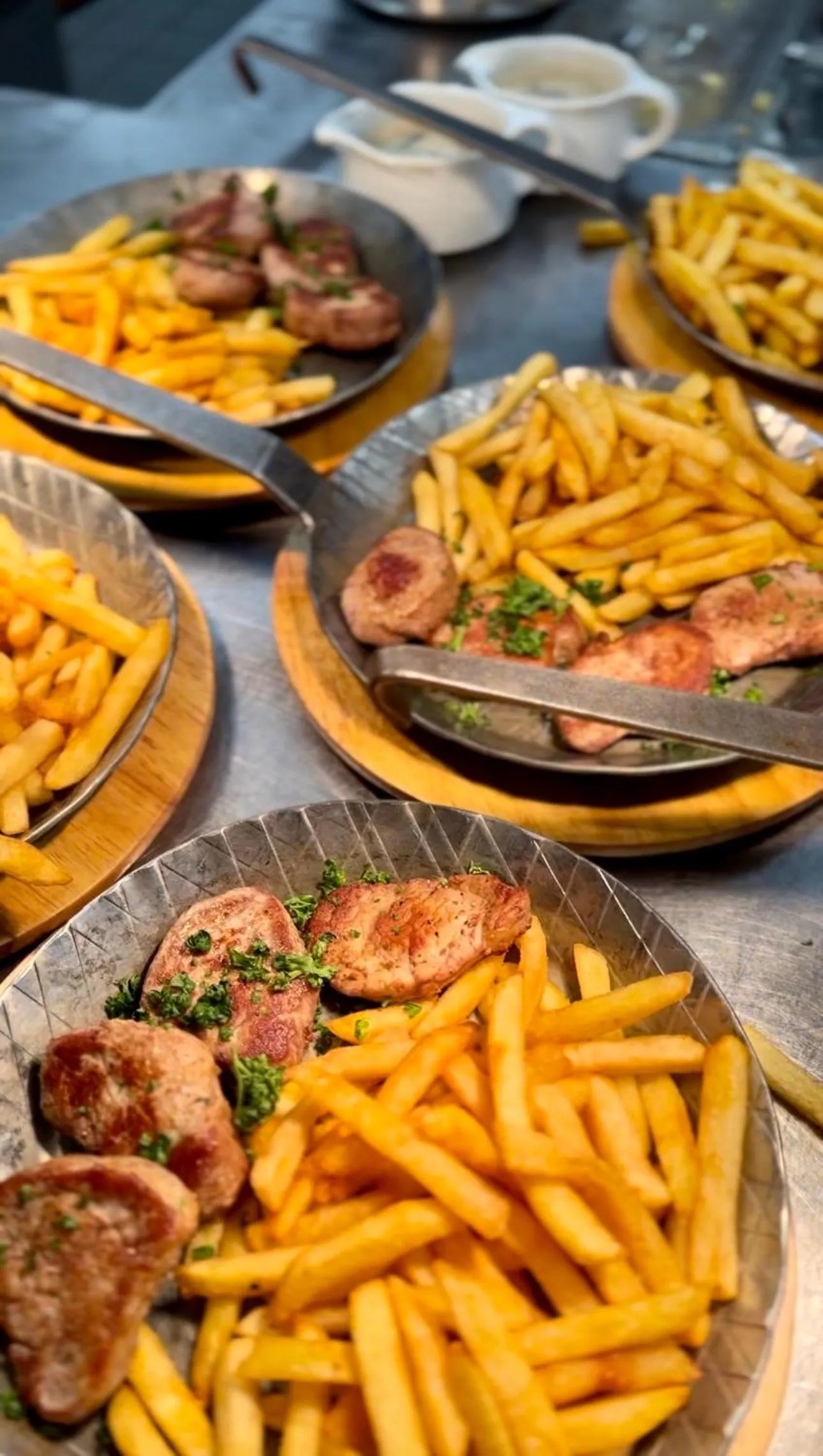 Restaurant/places to eat in Altes Rathaus am Elz Garten