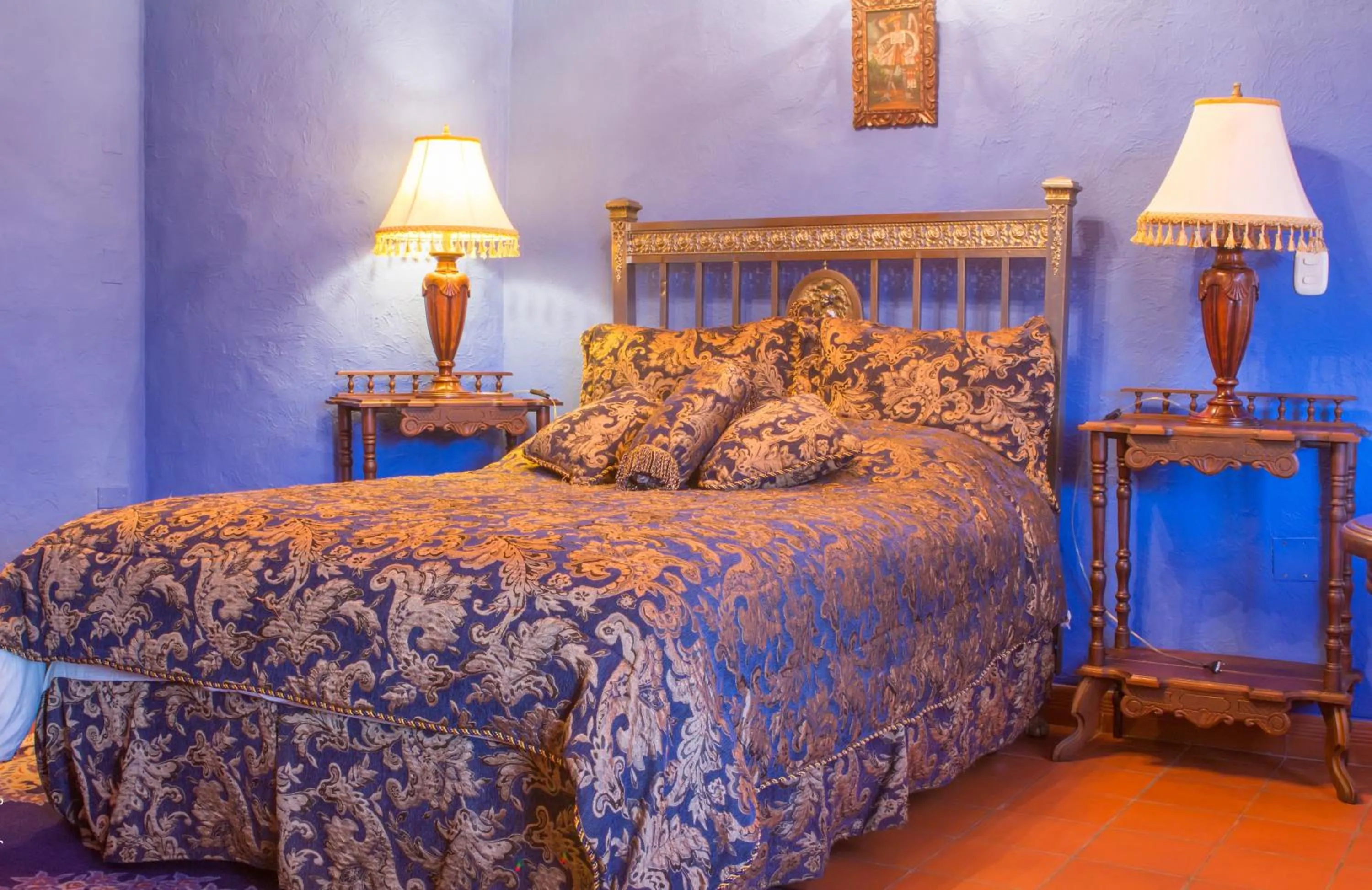 Bed in Hotel Monasterio