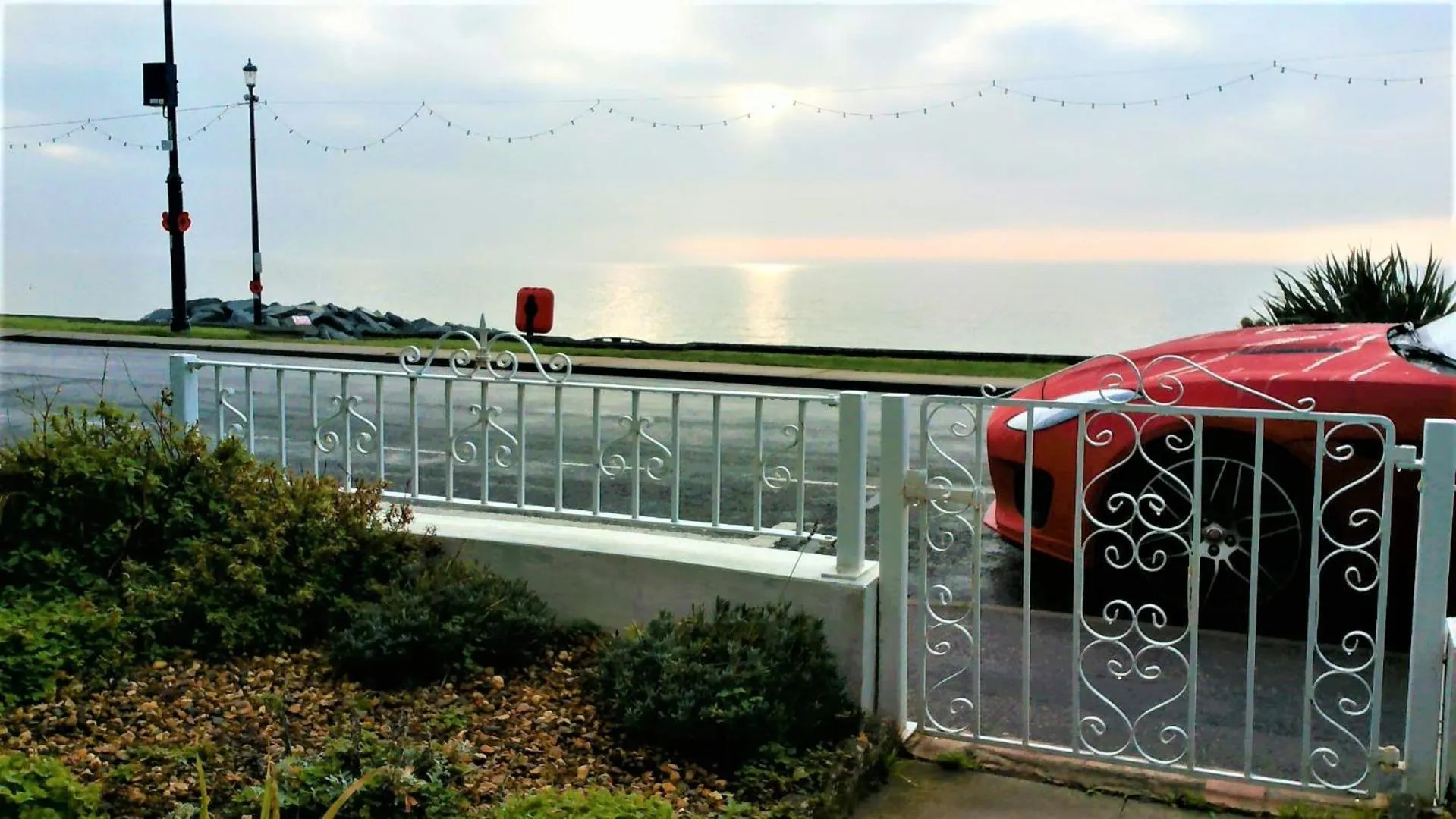 Facade/entrance in Beachfront Studio Apartment