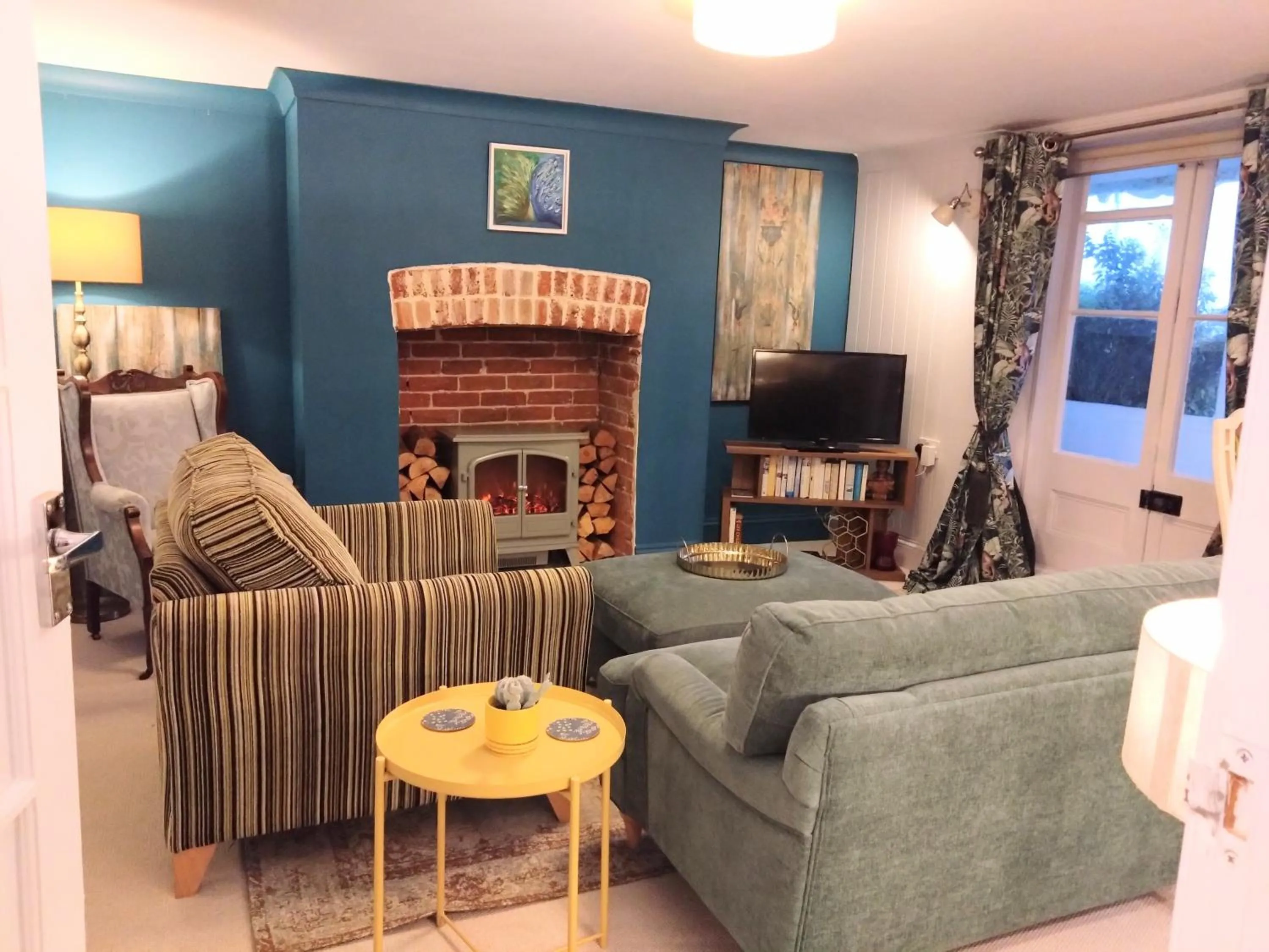 Living room in Beachfront Studio Apartment