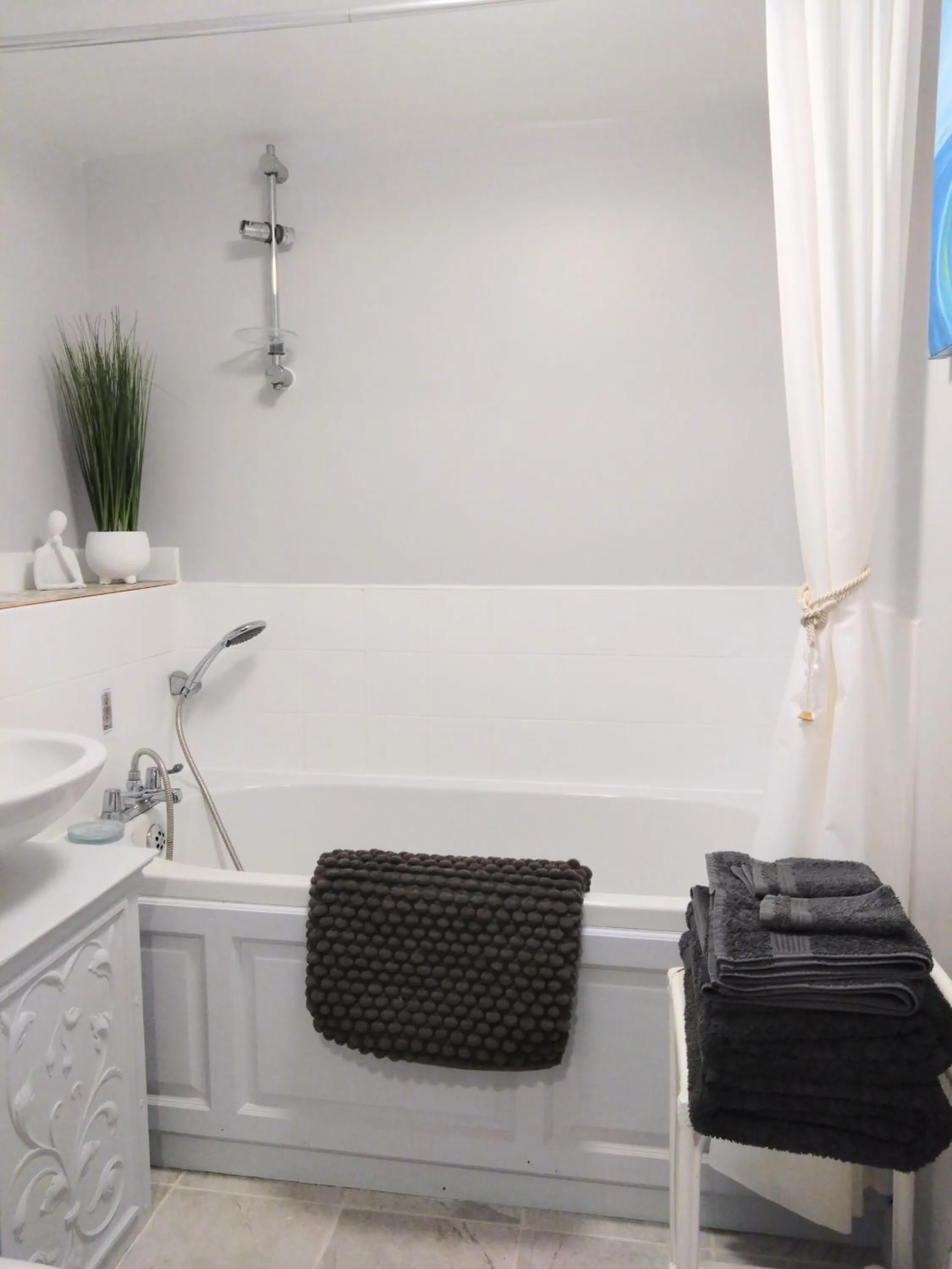 Bathroom in Beachfront Studio Apartment