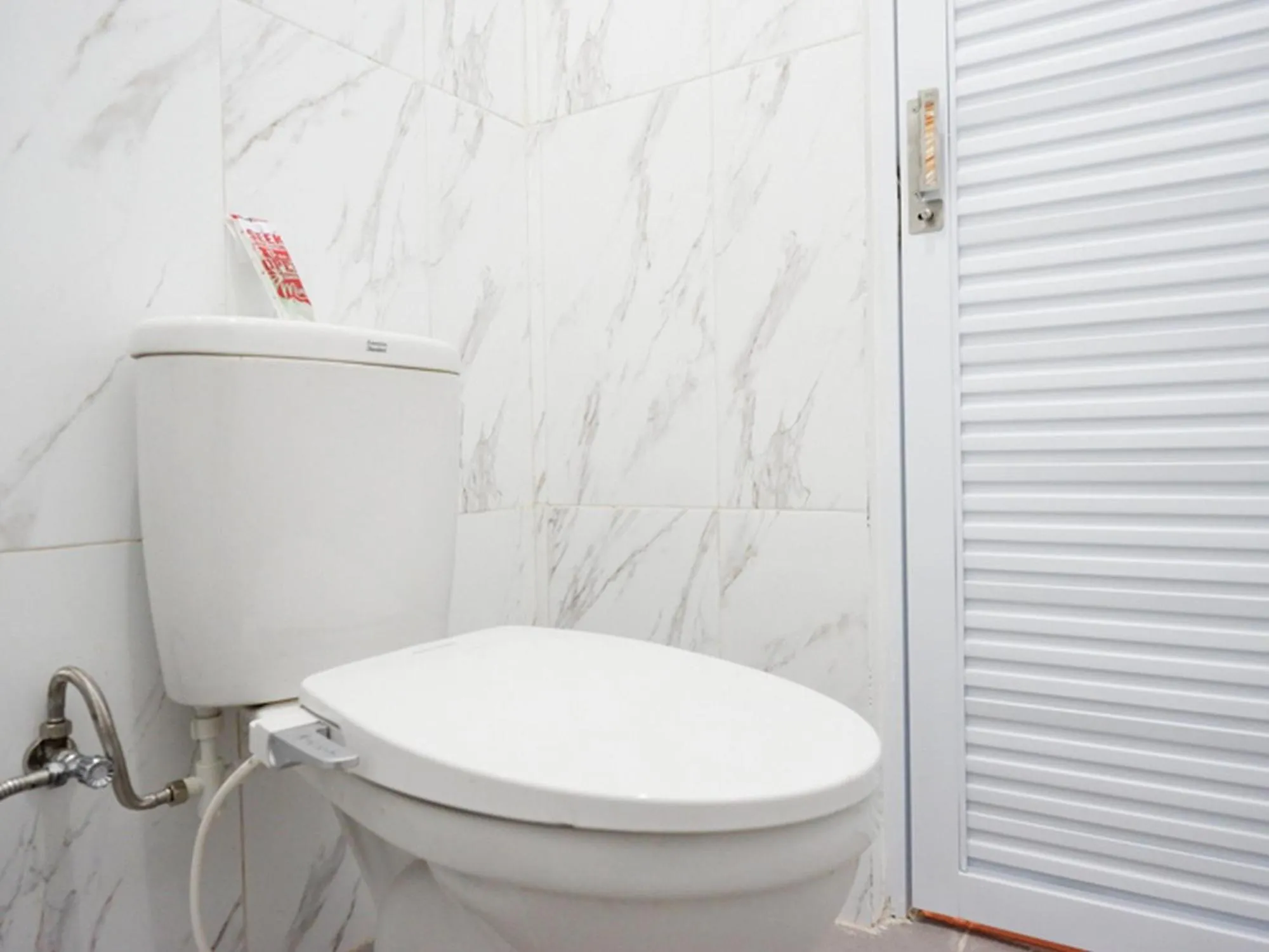 Bathroom in RedDoorz near Pasar Batang