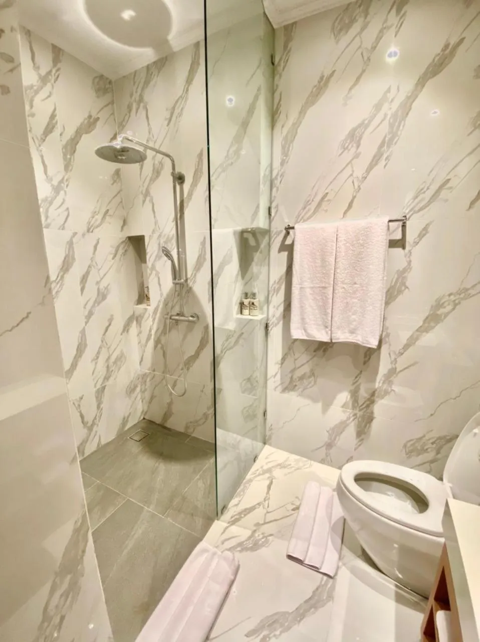 Shower in Kayangan Boutique Hotel