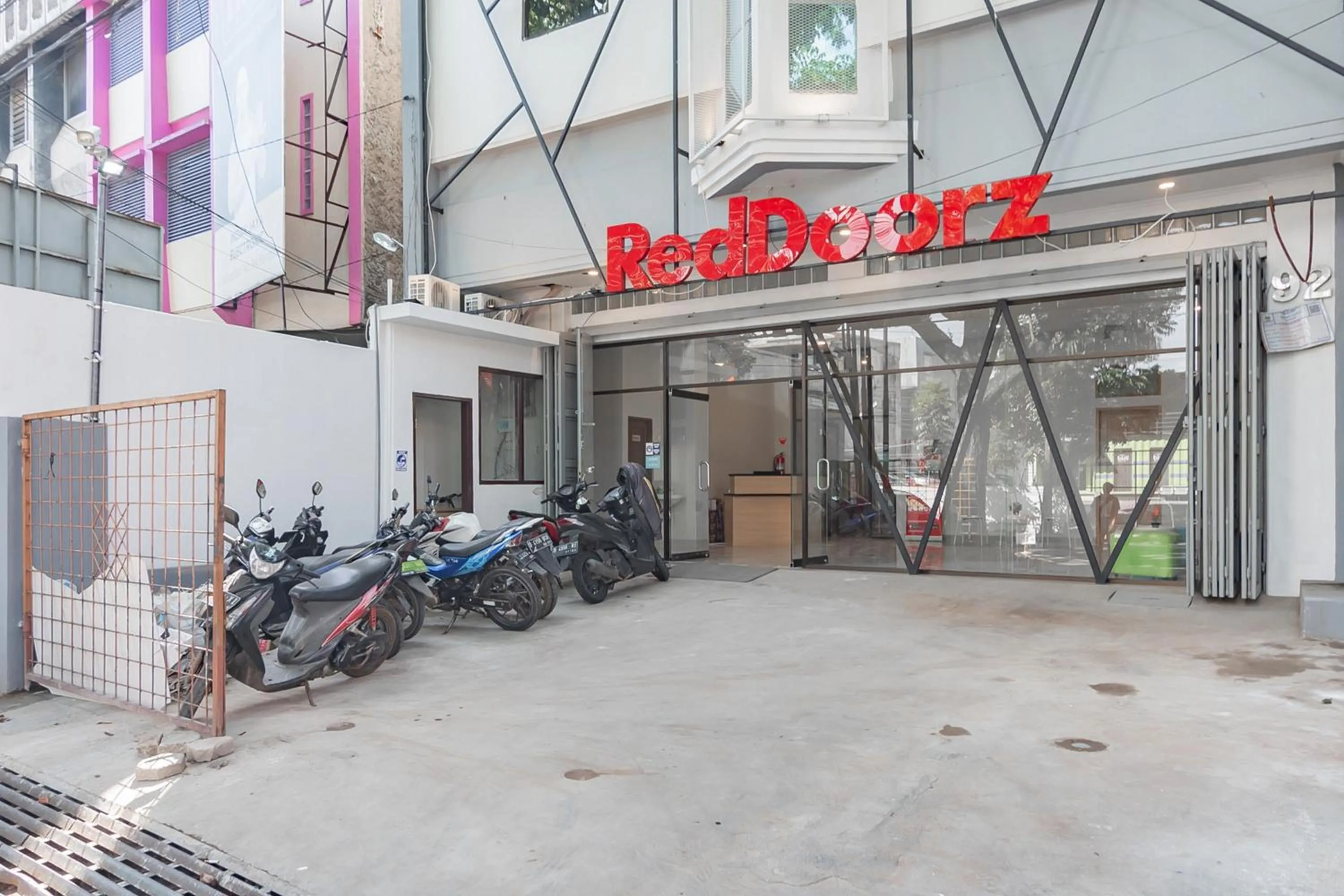 Facade/entrance in RedDoorz Plus @ Karapitan Street