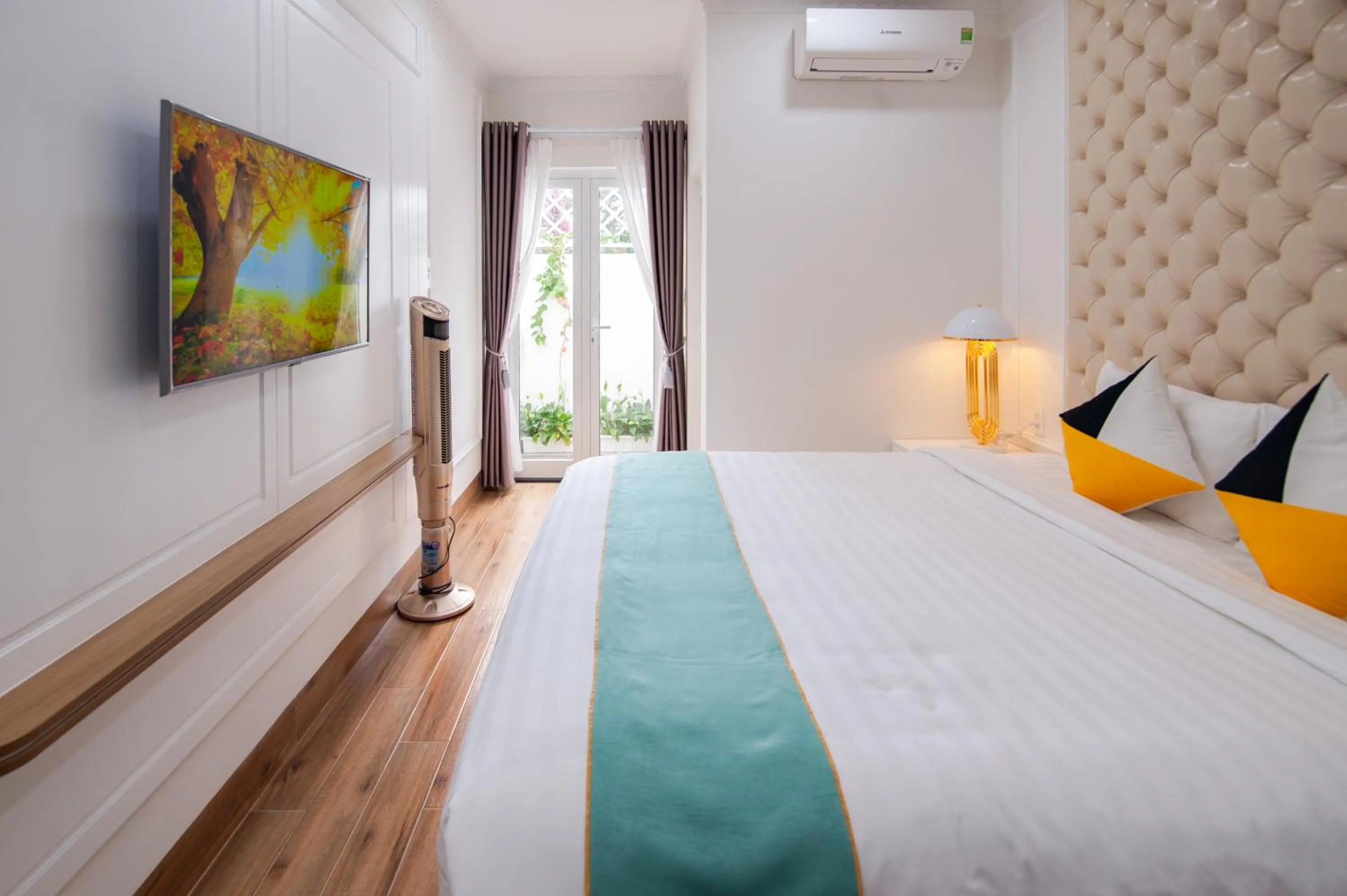 Bedroom, Bed in The View Hotel