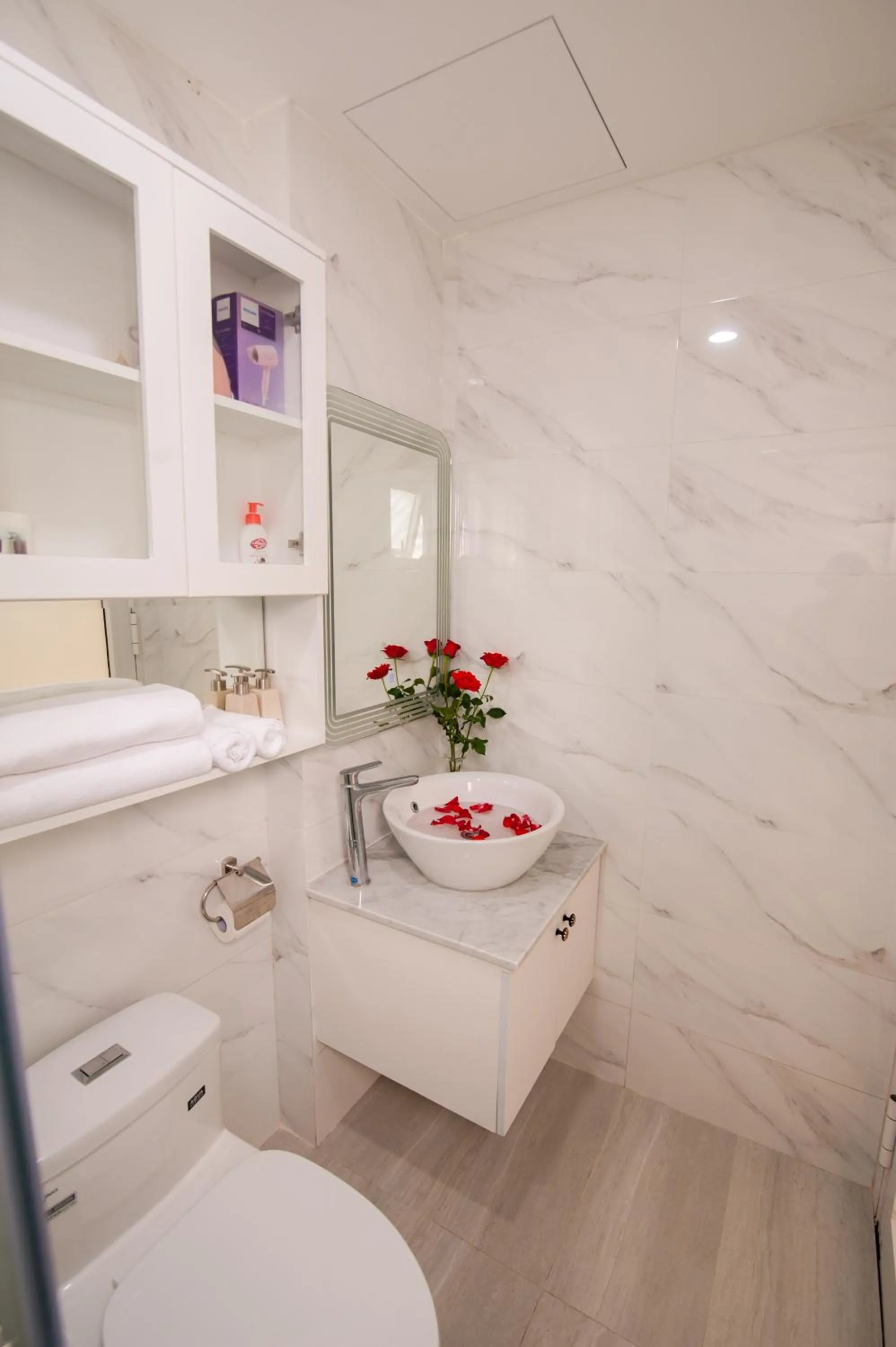 Shower in The View Hotel