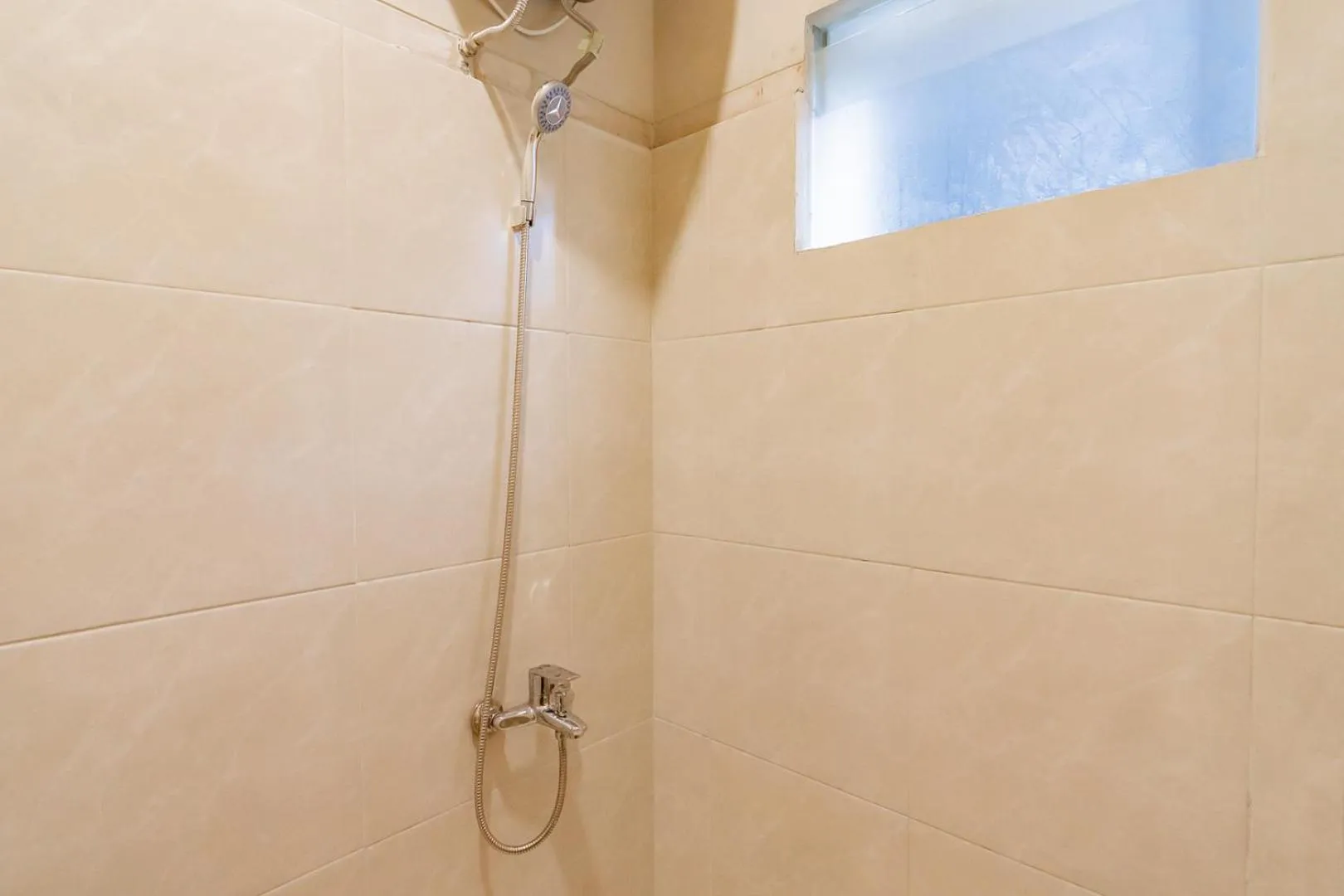 RedDoorz Plus @ Bagusrangin Street