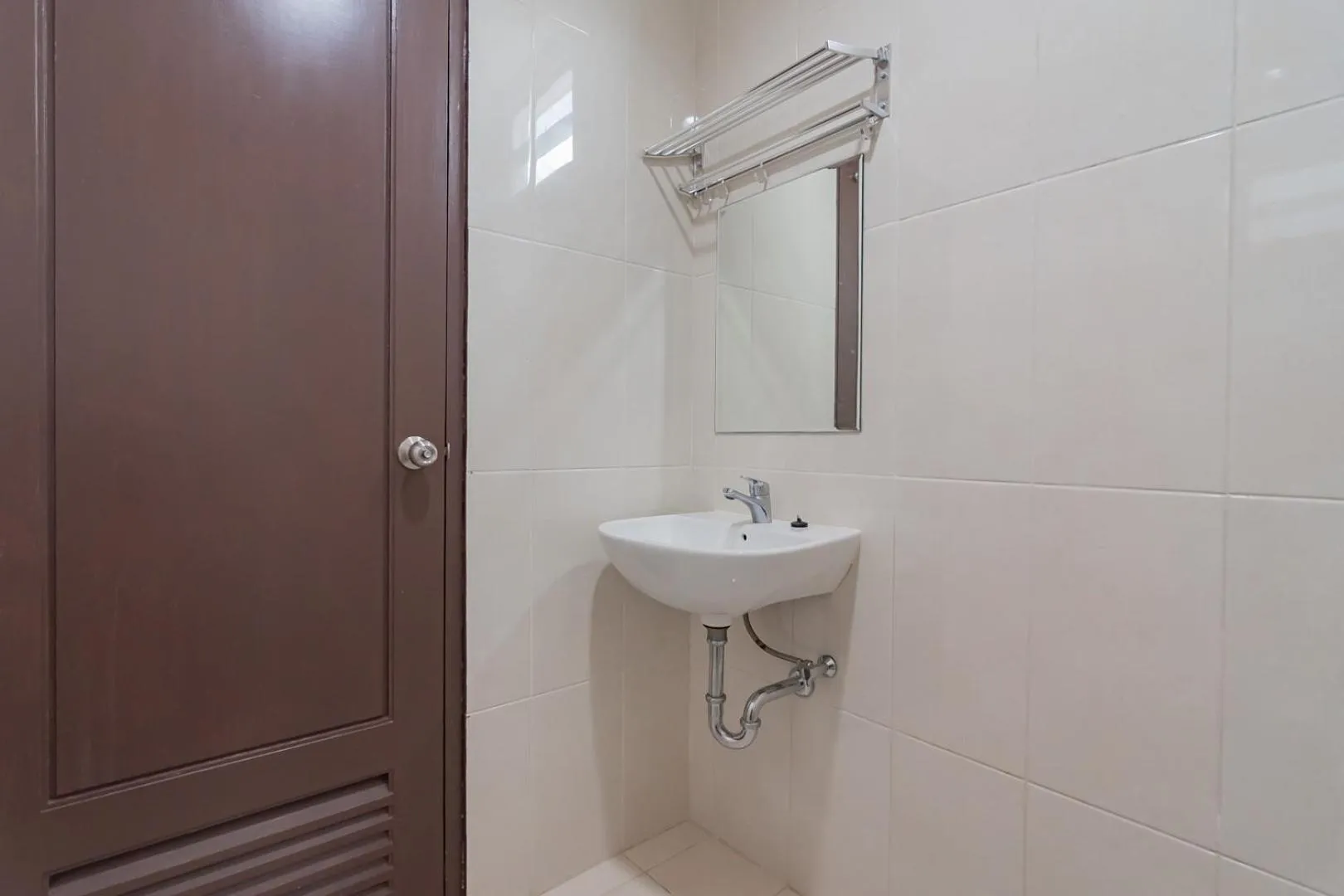 RedDoorz Syariah Plus near Tanjungpura University 2 Pontianak