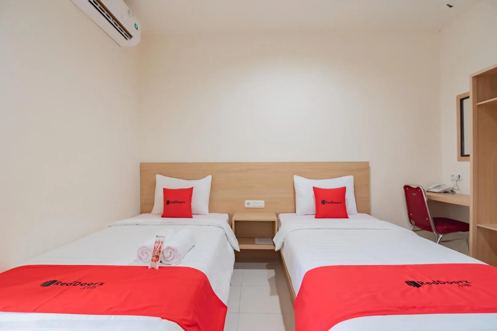 Bed in RedDoorz Syariah Plus near Tanjungpura University 2 Pontianak