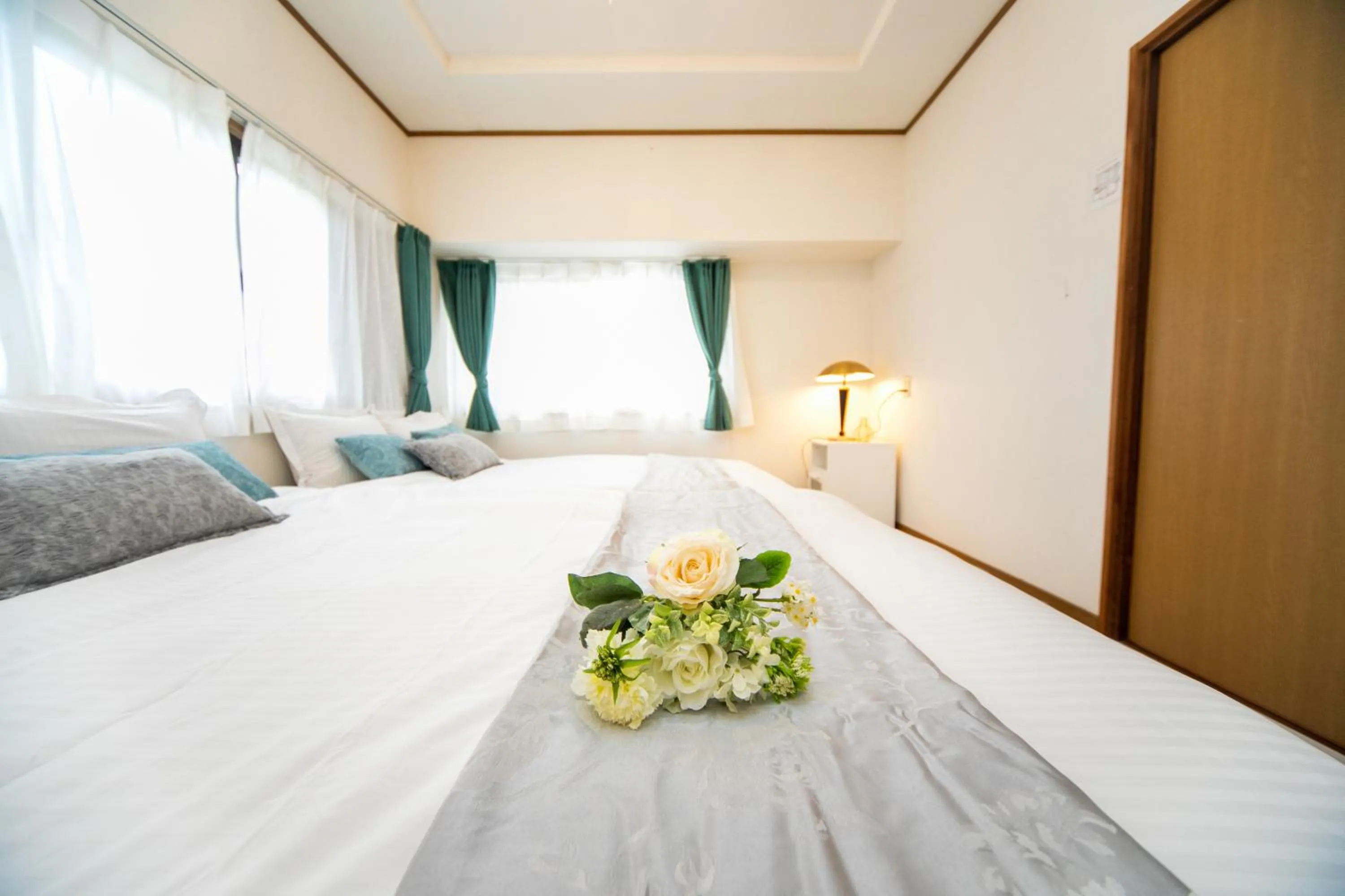 Bed in Awaji egaosakuie in Sumoto