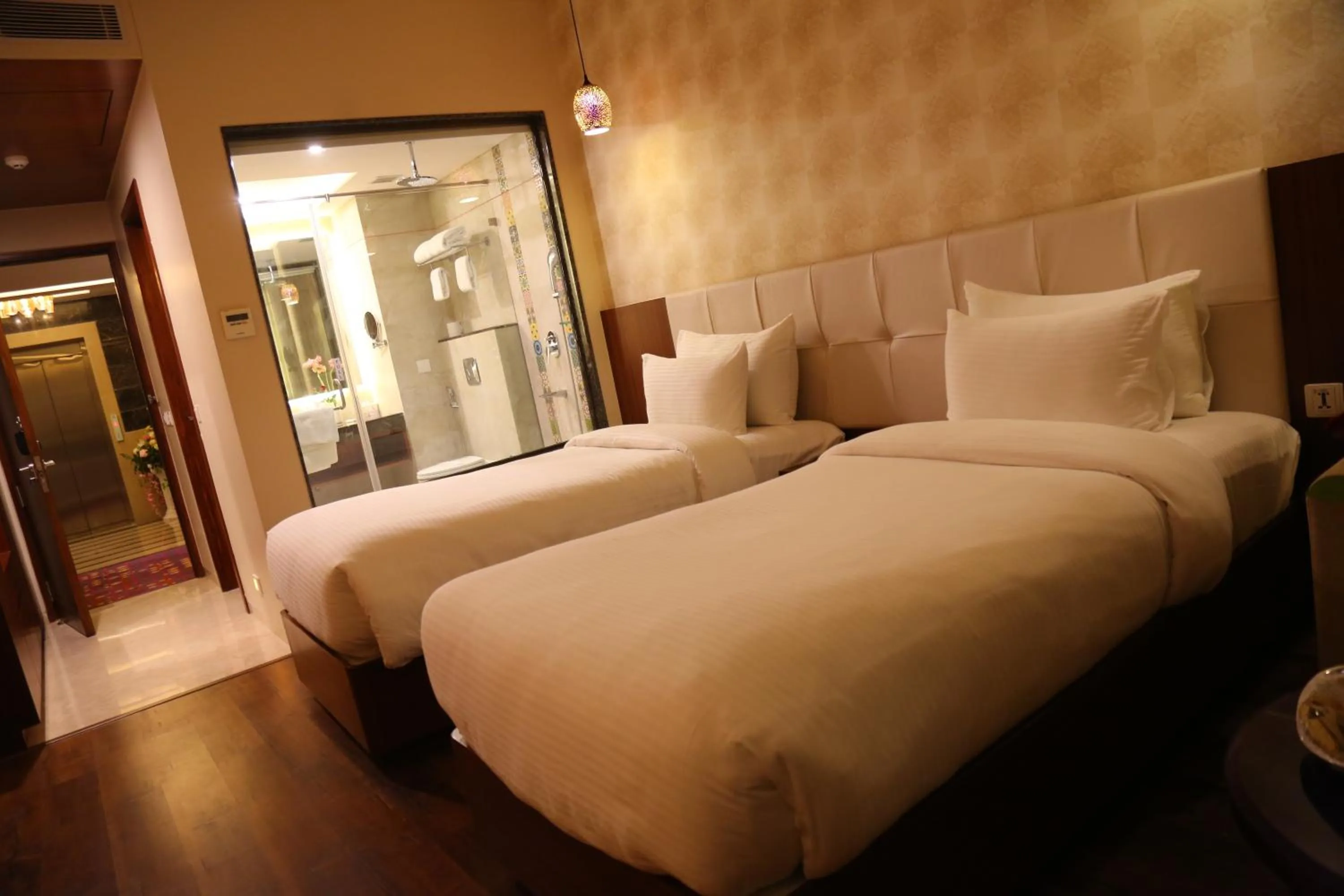 Photo of the whole room, Bed in Pristine Hotel, Varanasi